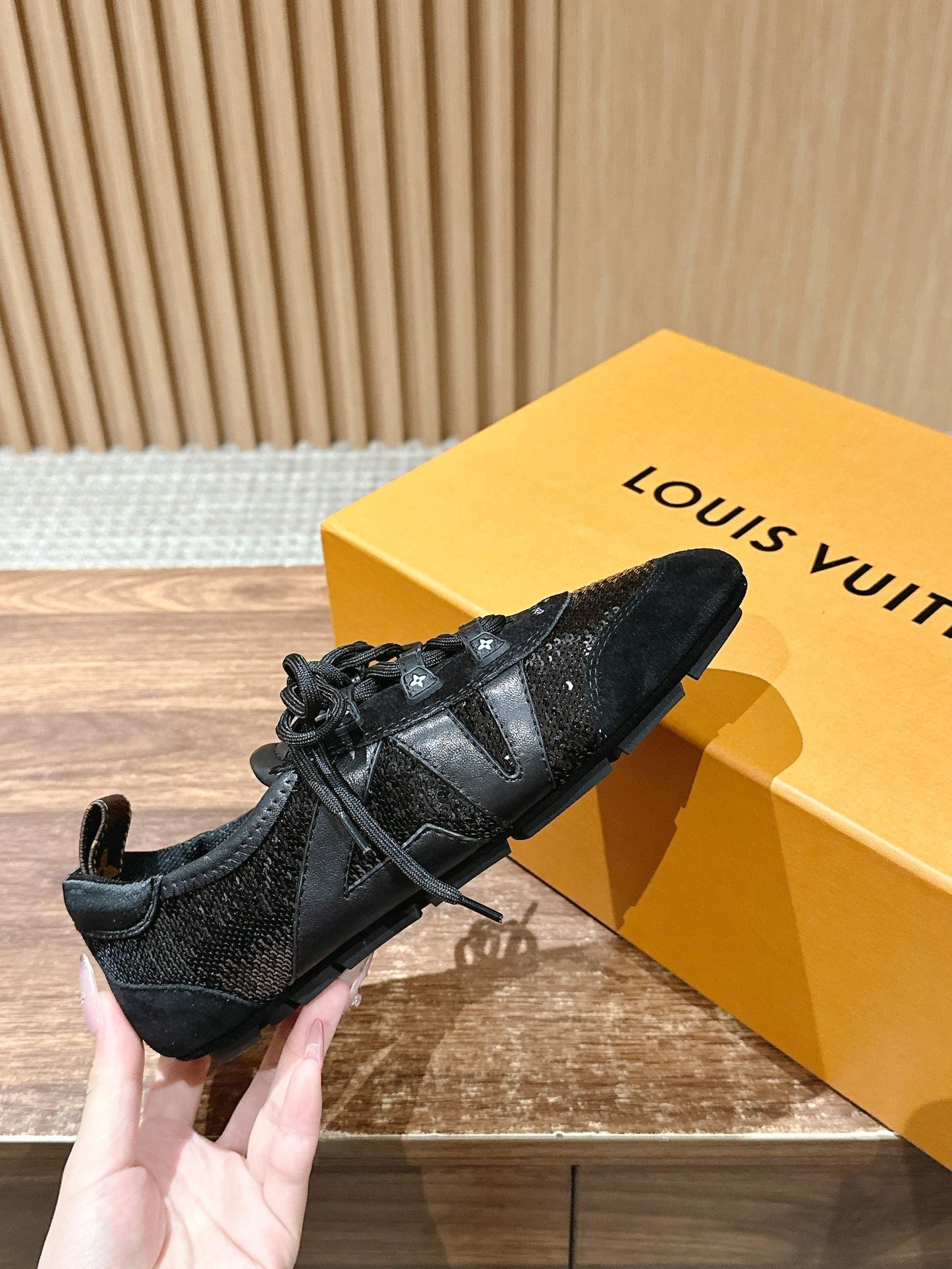Loui 25fw sneaker