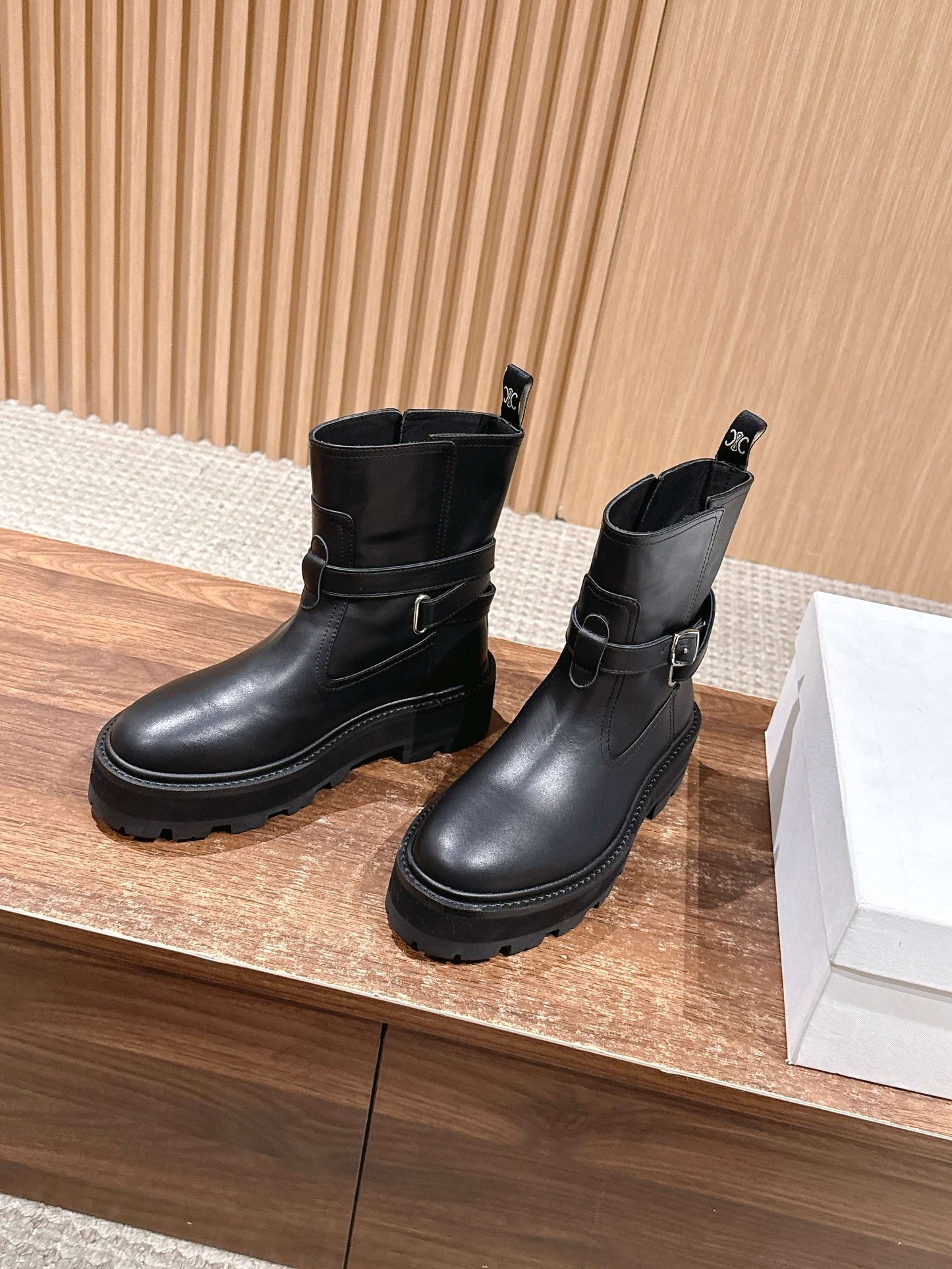 Celi 25fw platform boots