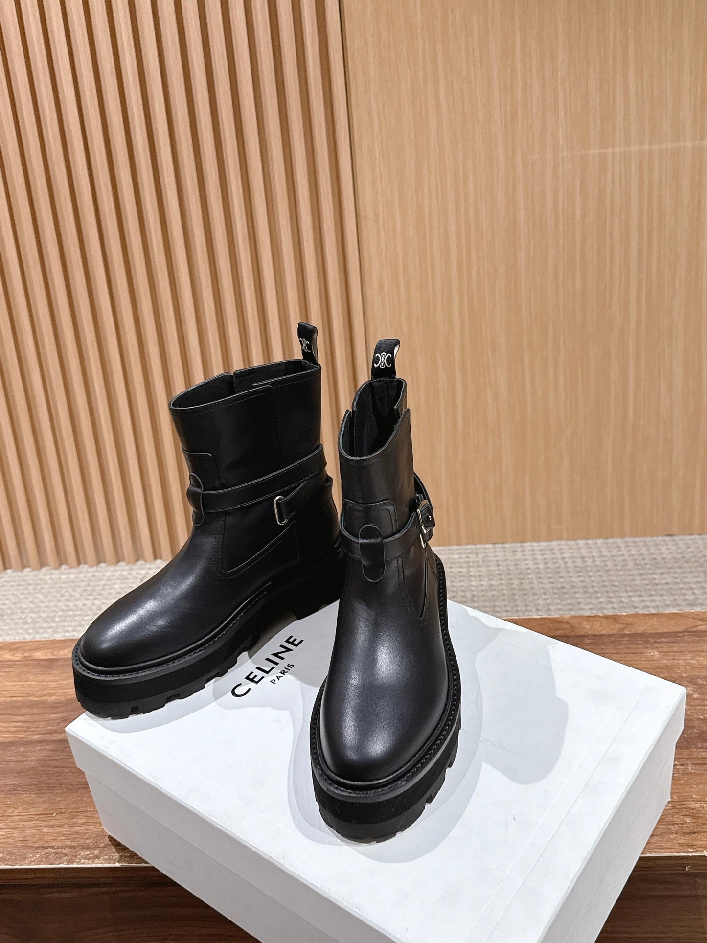 Celi 25fw platform boots