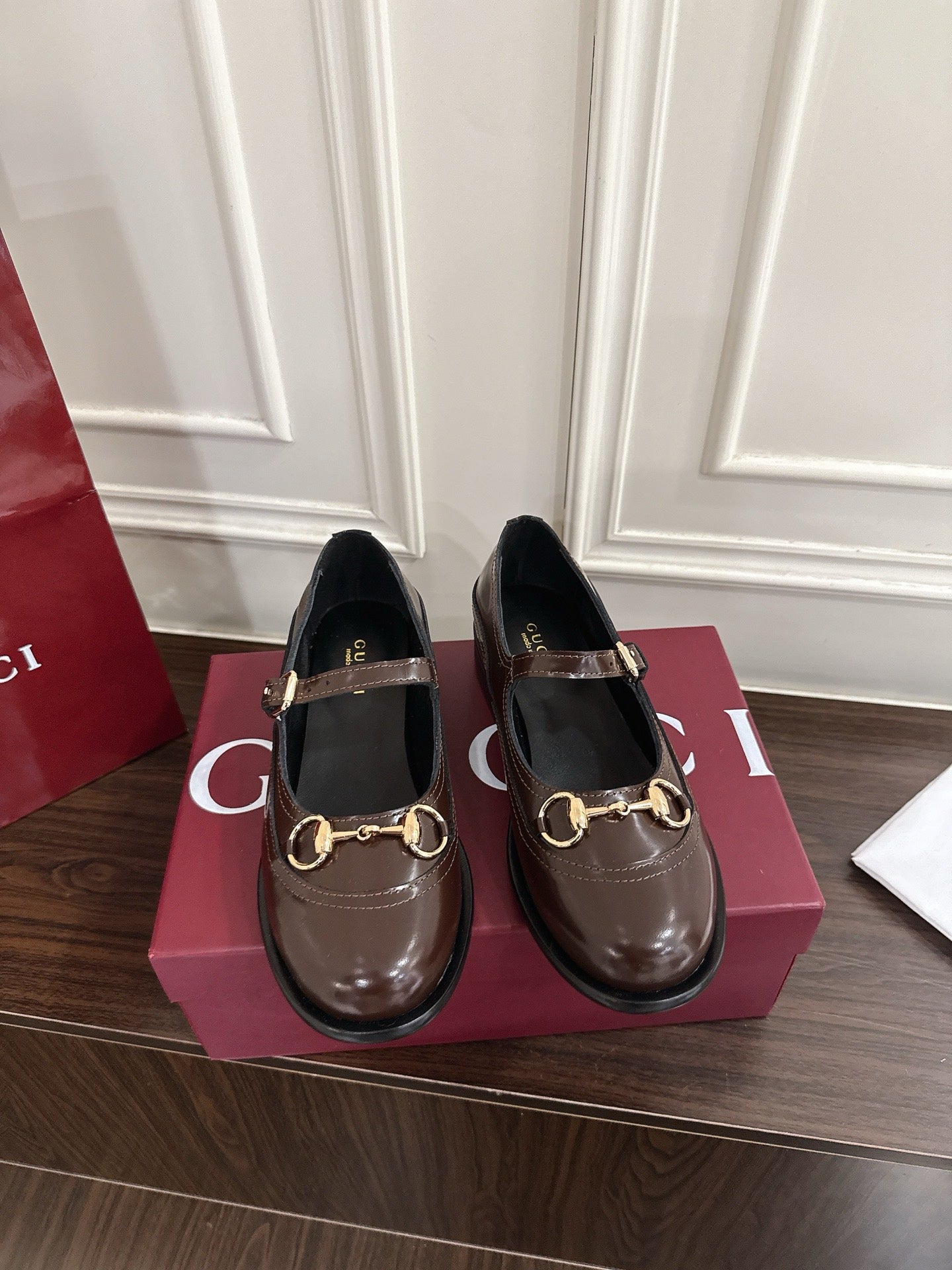 Guc 25fw mary jane flats