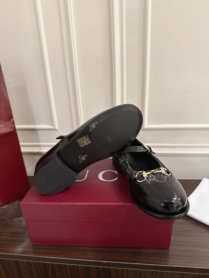 Guc 25fw mary jane flats