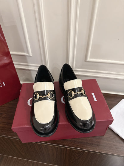 Guc 25fw platform loafers