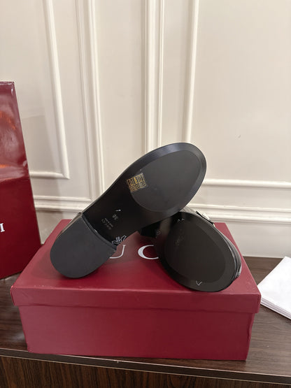 Guc 25fw platform loafers