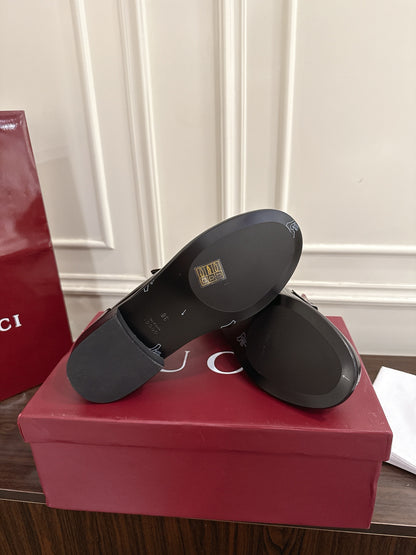 Guc 25fw platform loafers