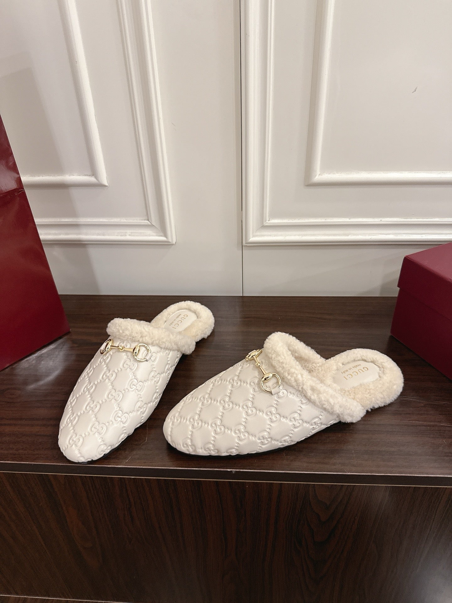 Guc 25fw mules shoes