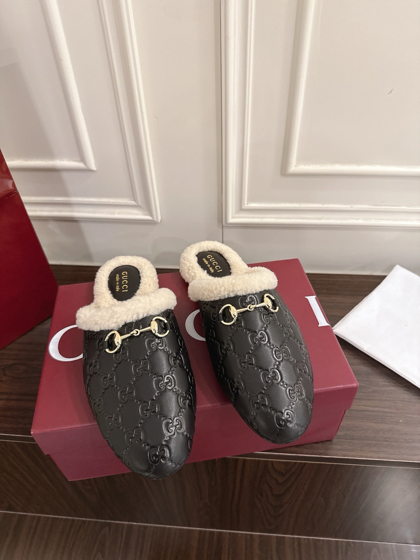 Guc 25fw mules shoes