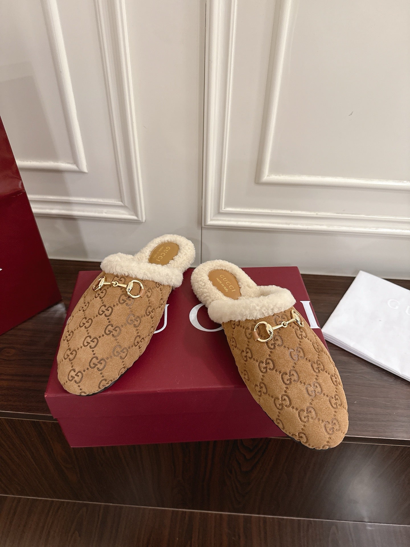 Guc 25fw mules shoes