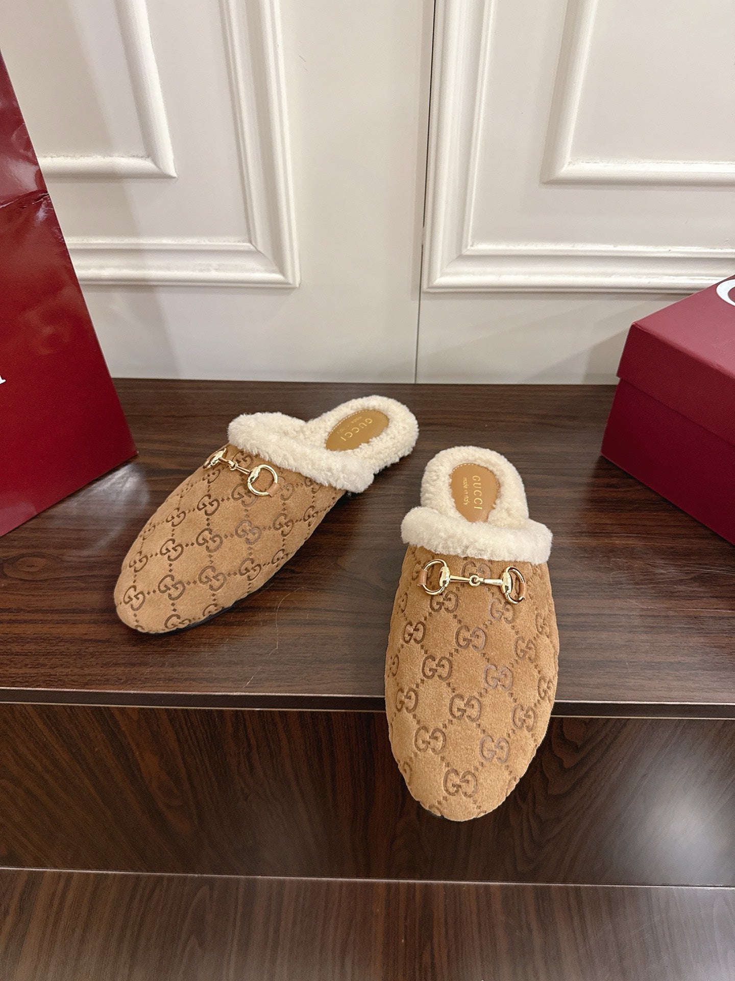 Guc 25fw mules shoes