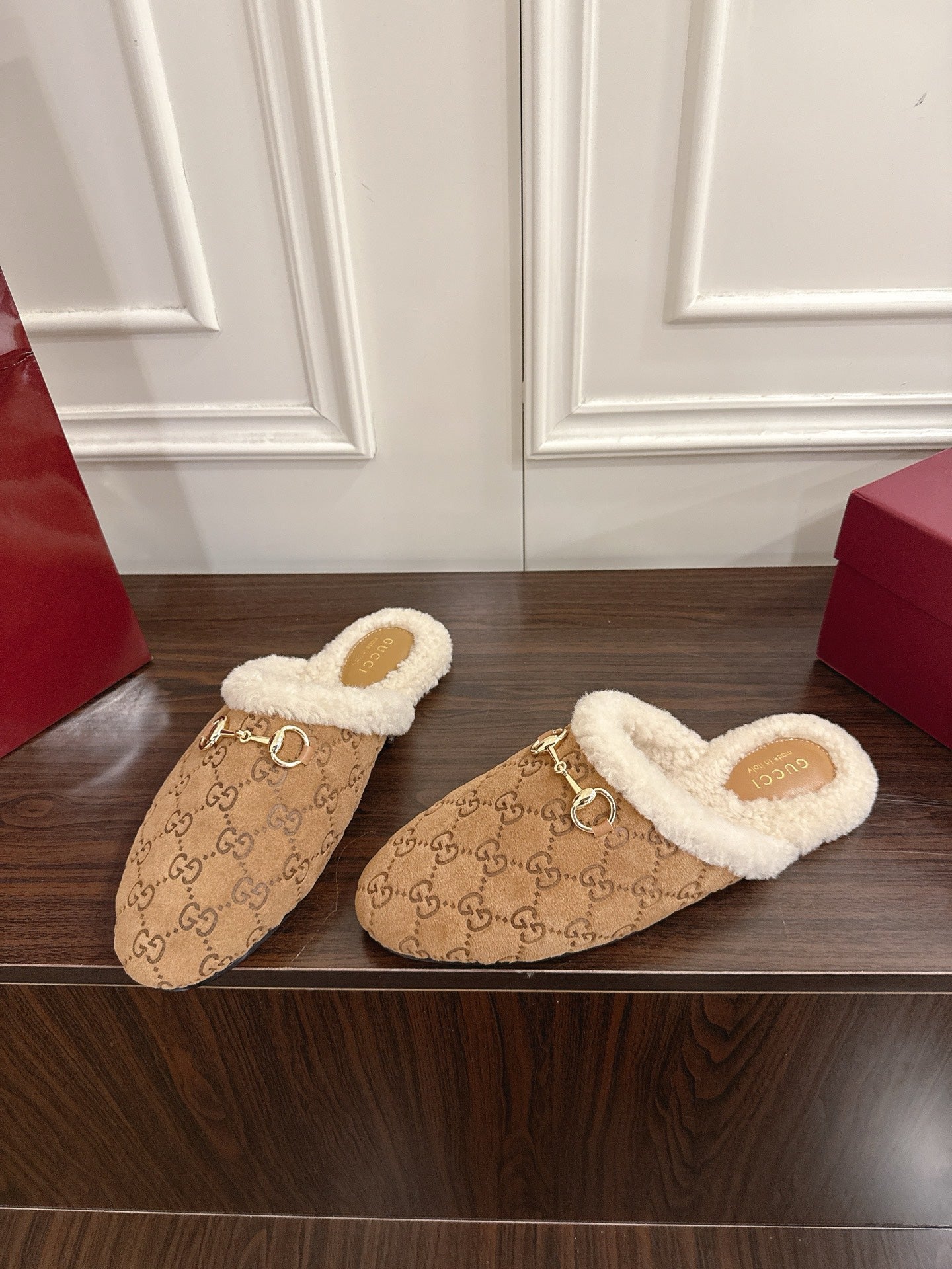 Guc 25fw mules shoes