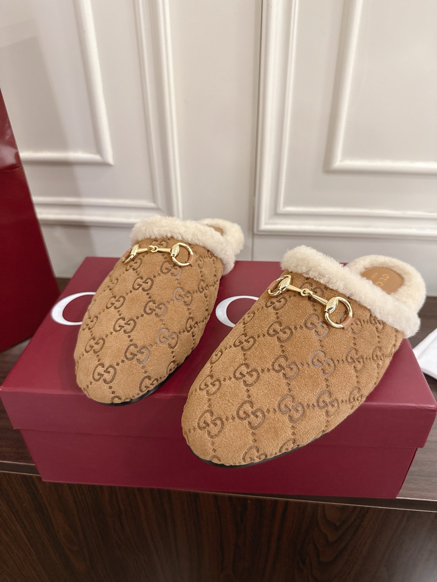 Guc 25fw mules shoes