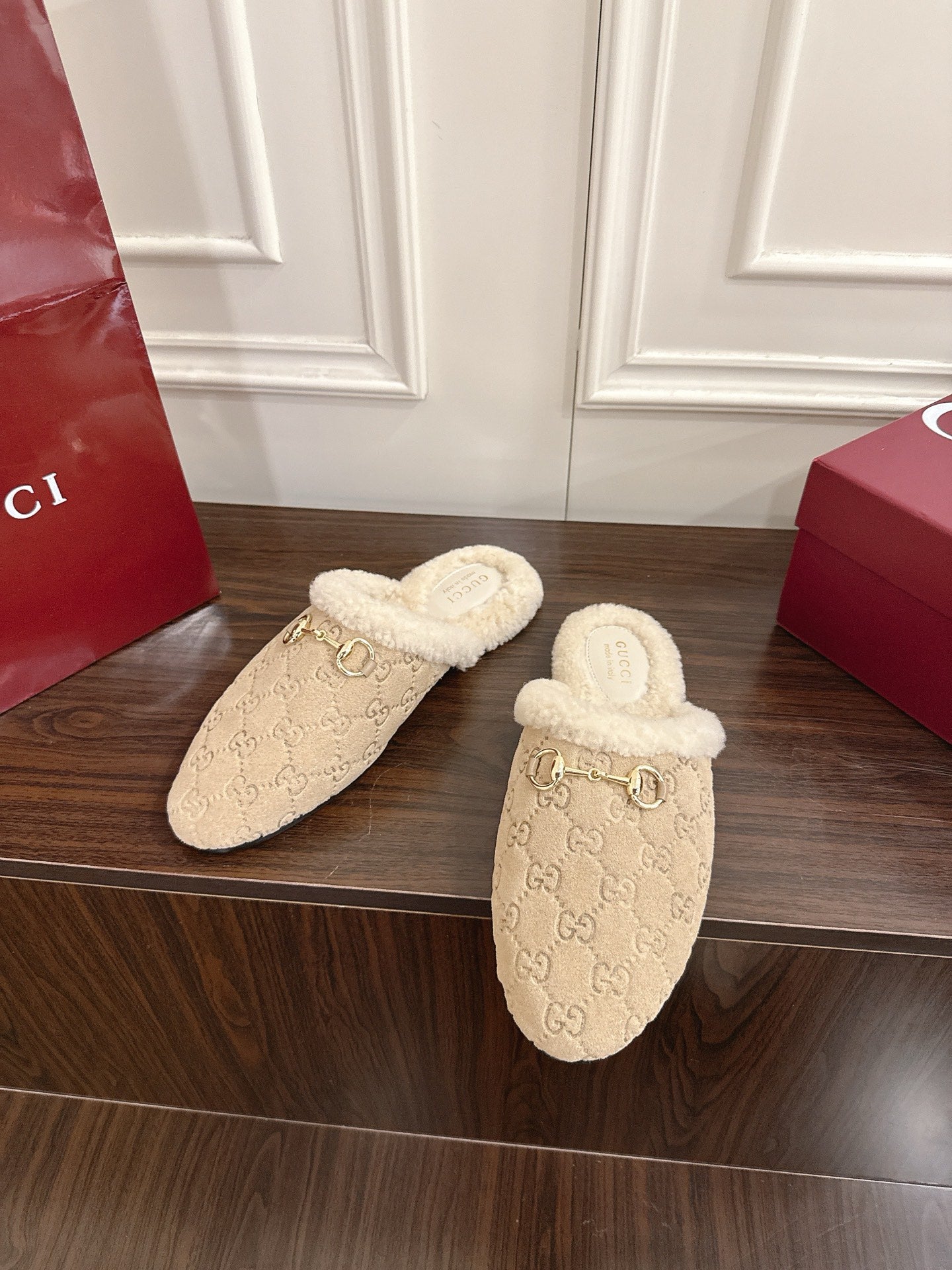 Guc 25fw mules shoes