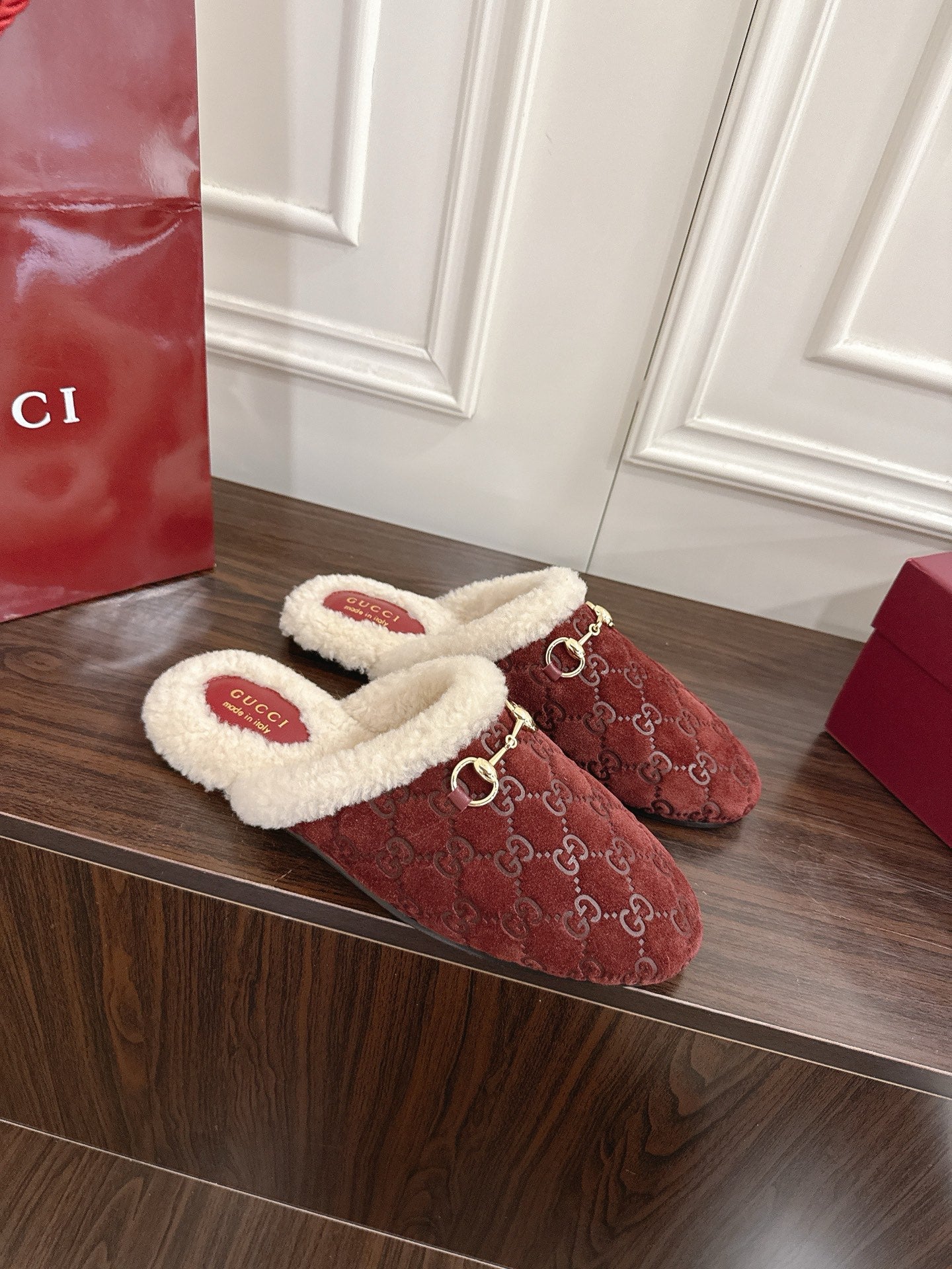 Guc 25fw mules shoes