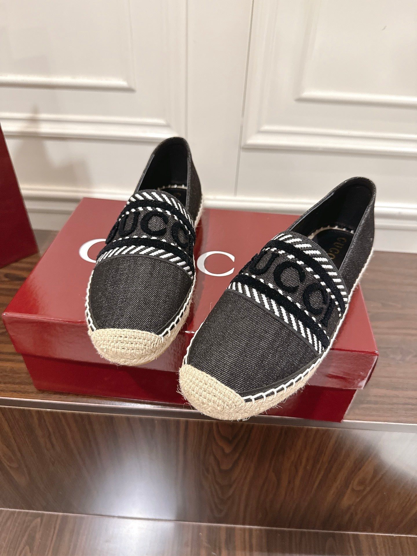Guc 25fw espadrilles