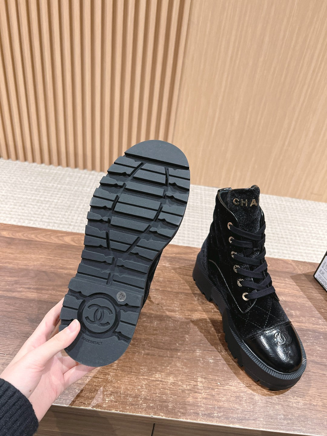 Chan 25fw ankle boots