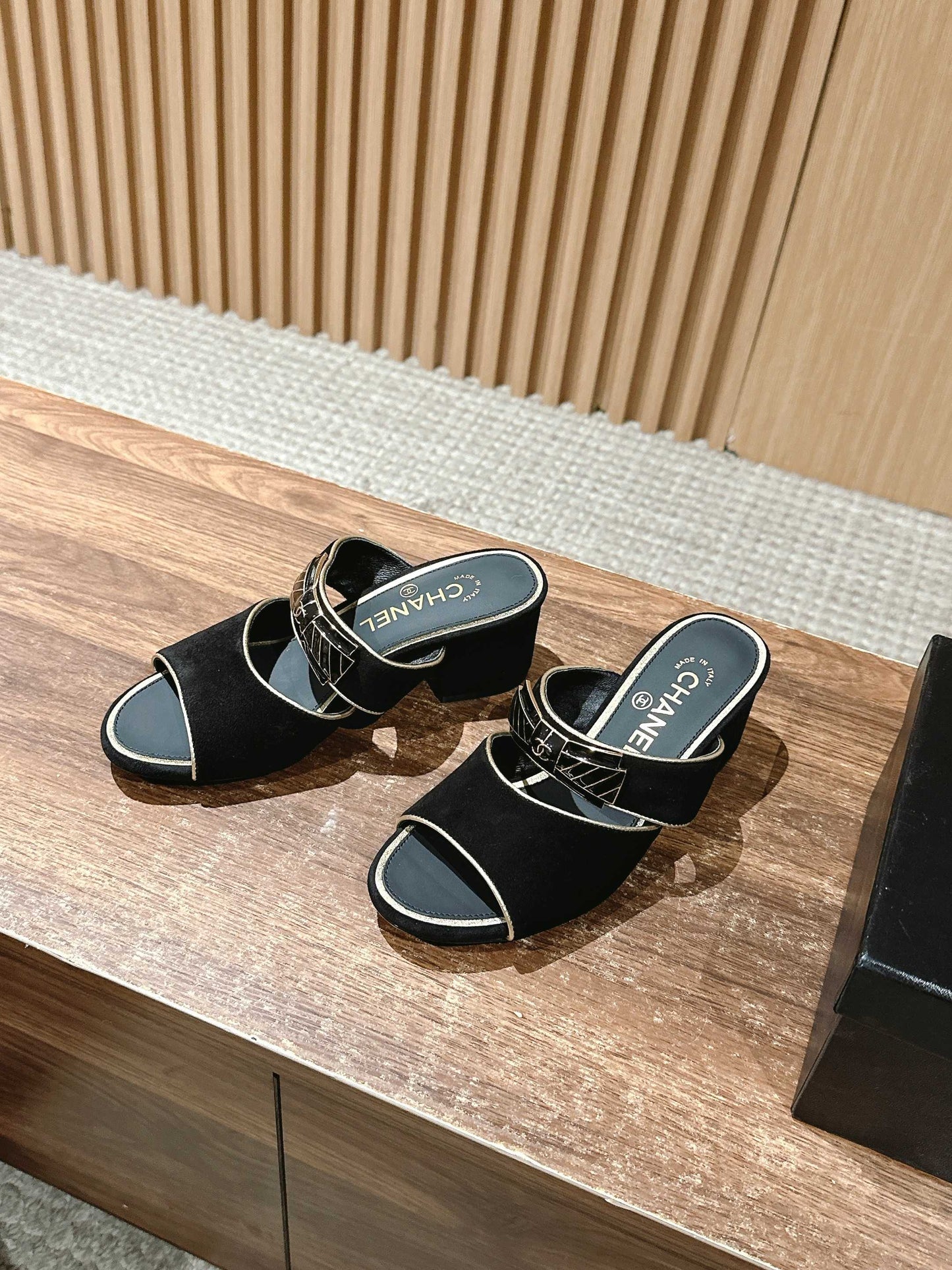 Chan 25fw slides chunky heel