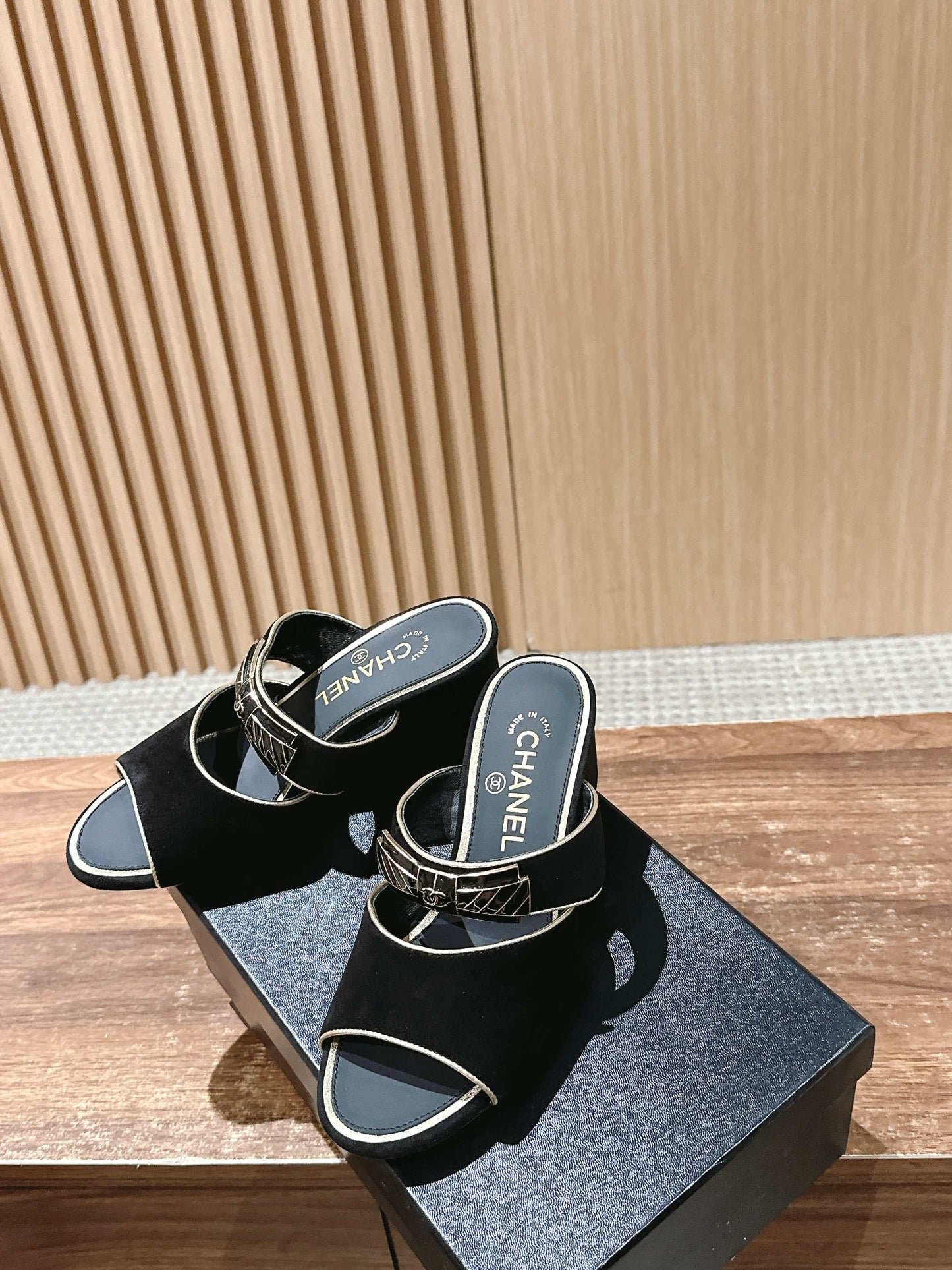 Chan 25fw slides chunky heel