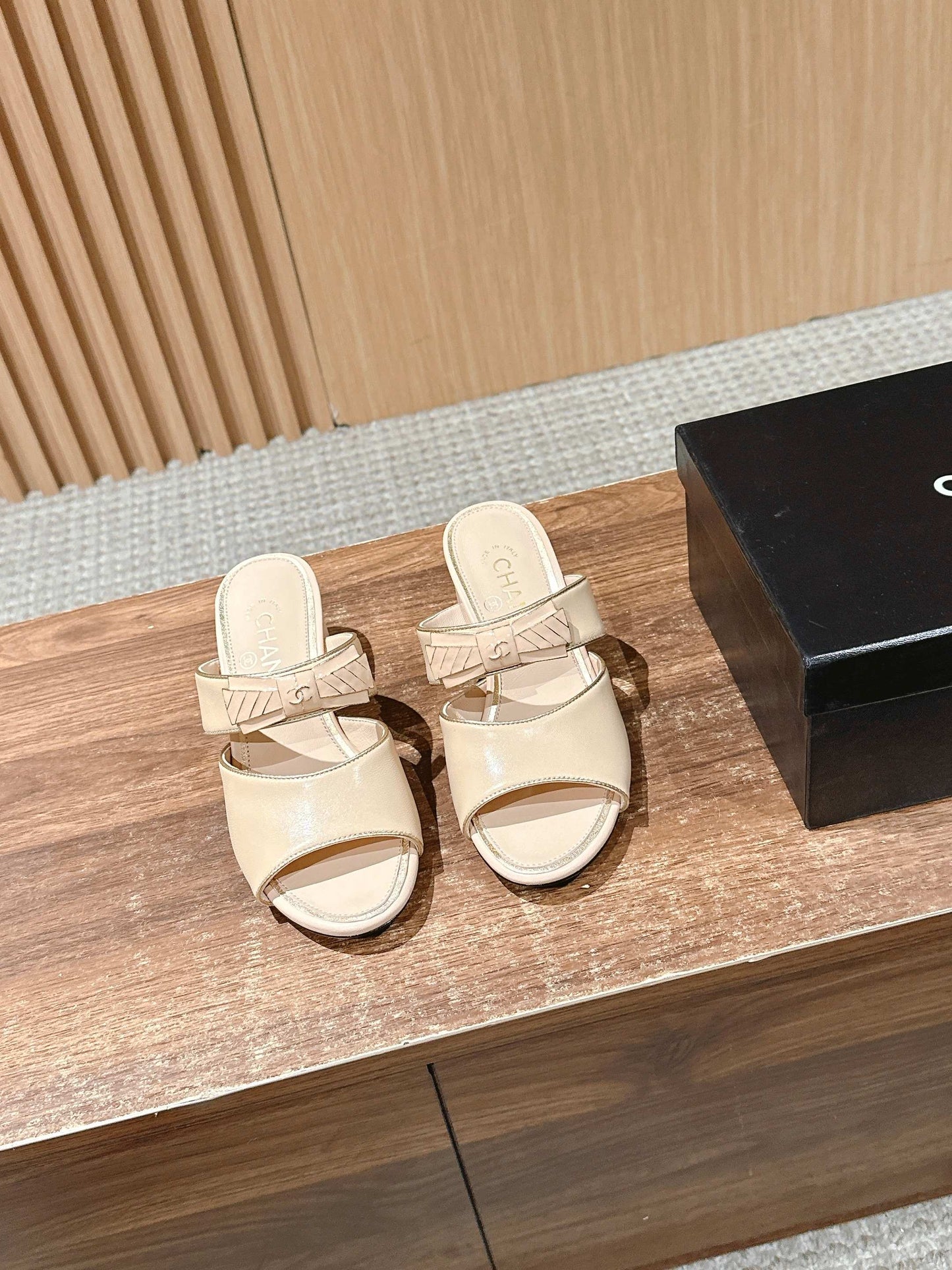 Chan 25fw slides chunky heel