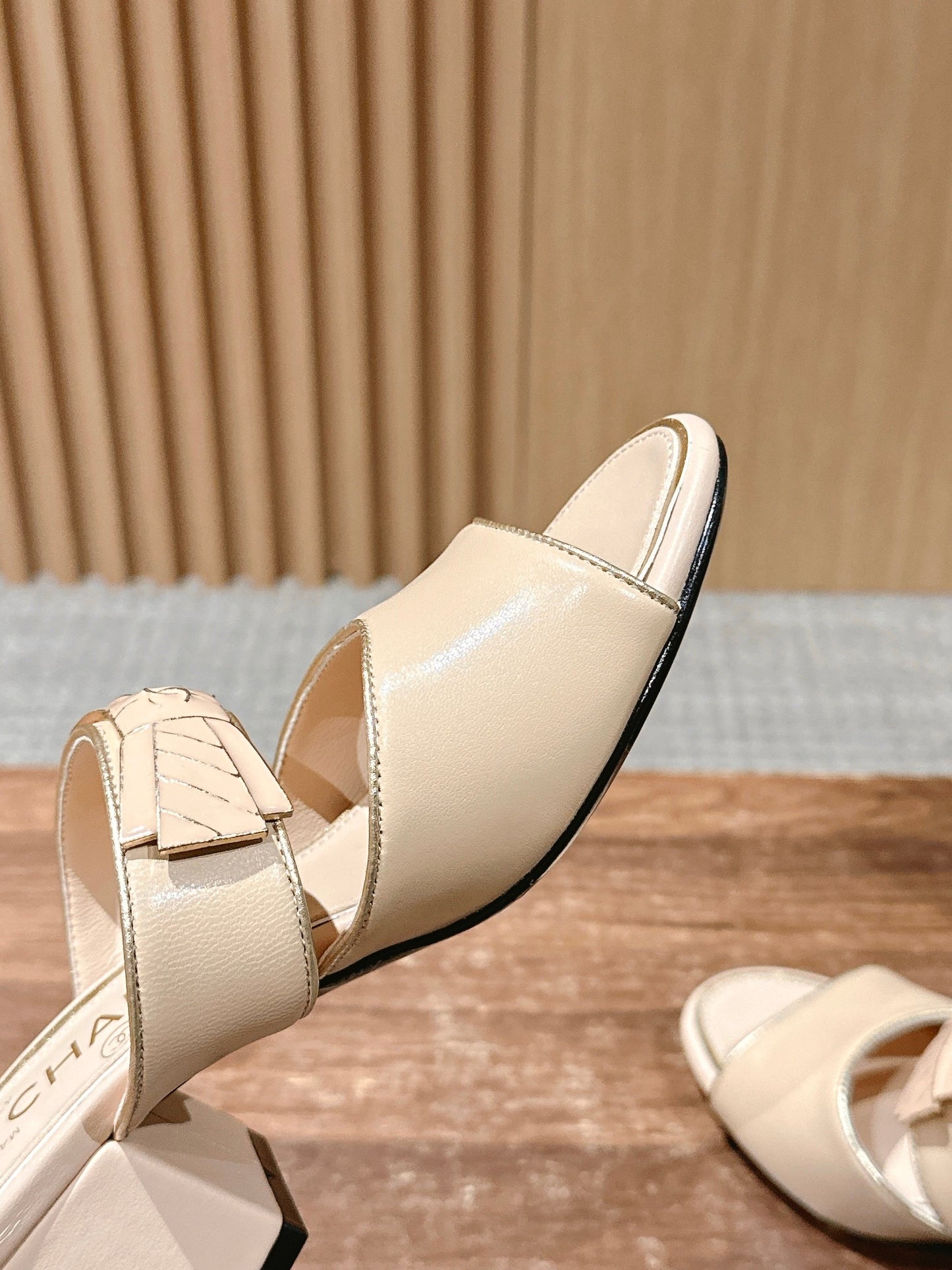 Chan 25fw slides chunky heel