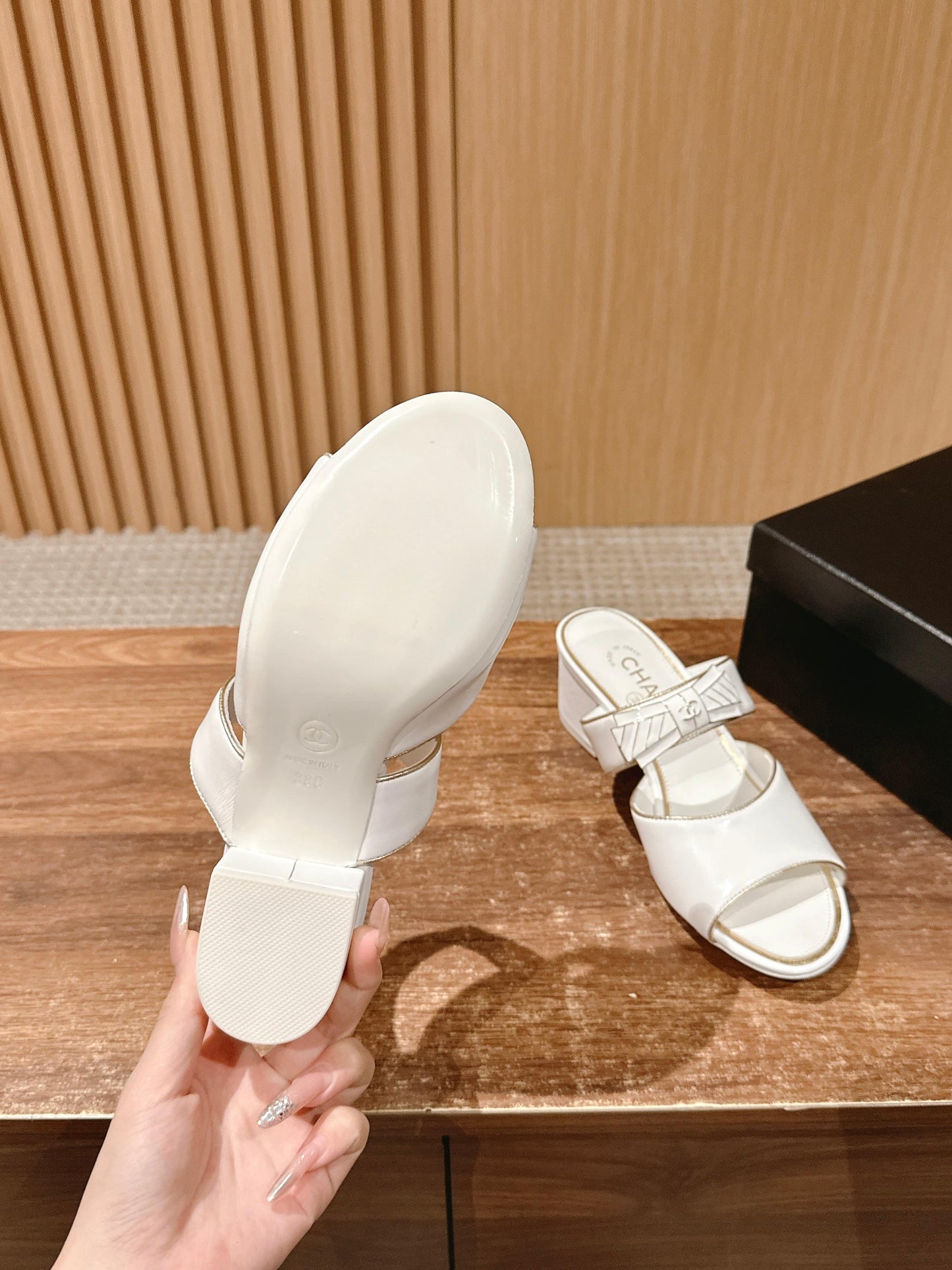 Chan 25fw slides chunky heel