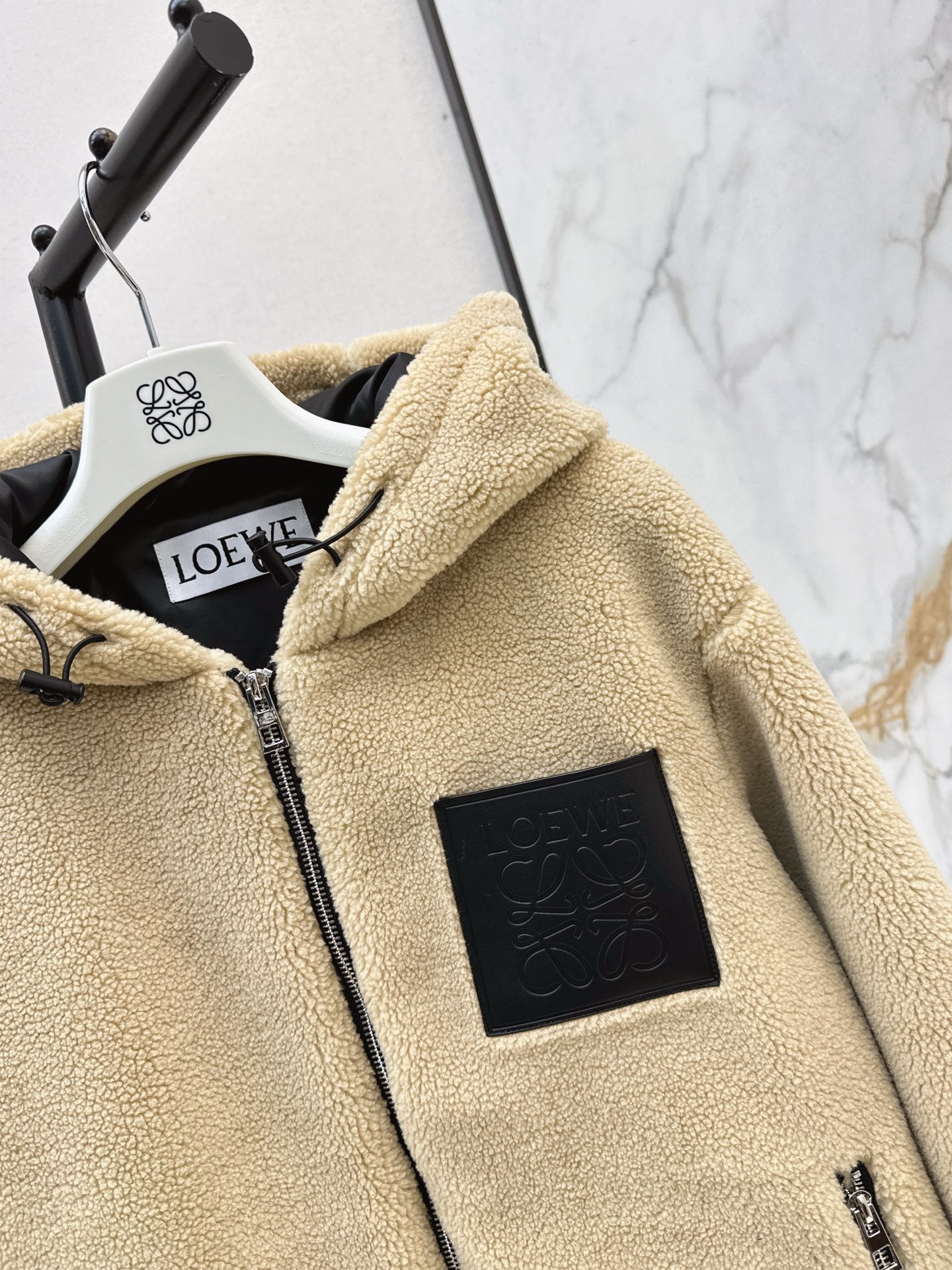 Loe 25fw lamb fleece coat