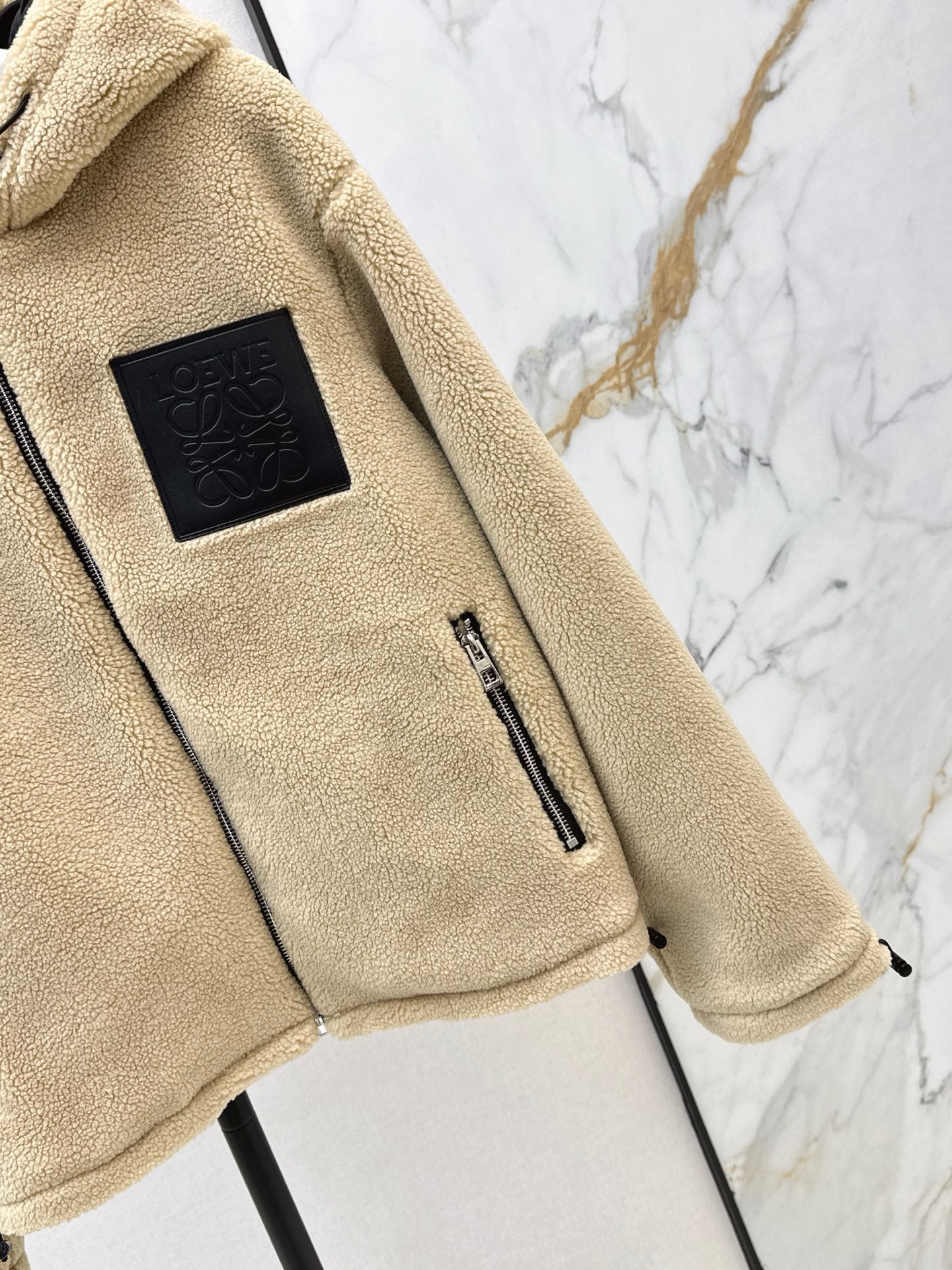 Loe 25fw lamb fleece coat