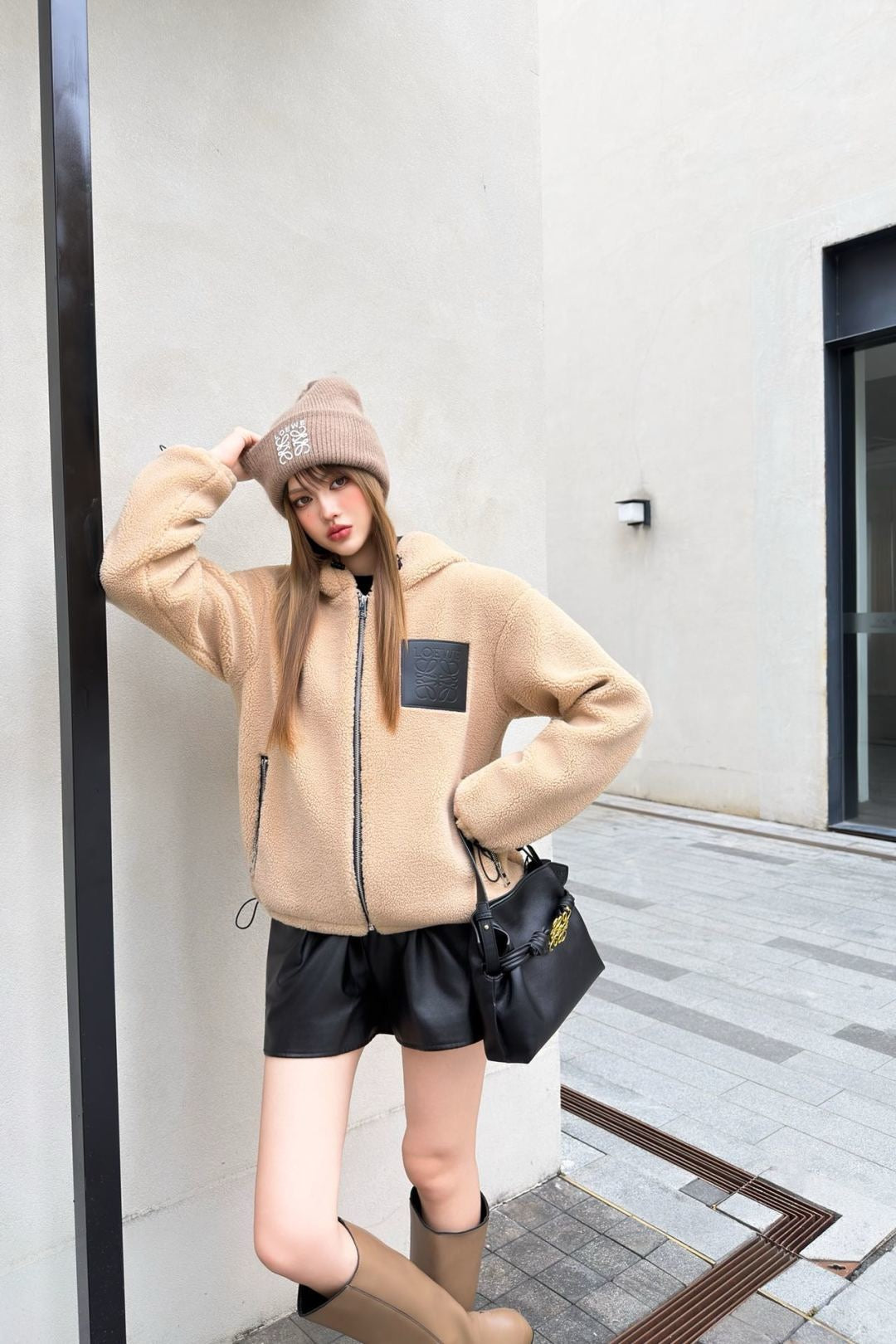 Loe 25fw lamb fleece coat