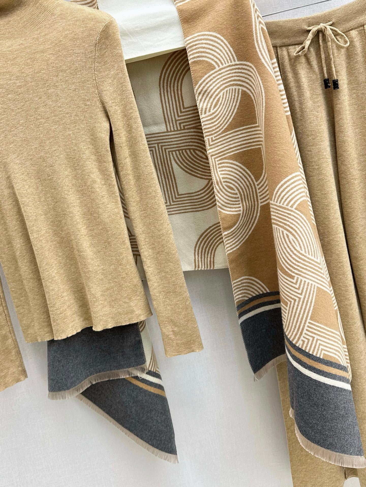 Herm 25fw base layer+shawl pants set