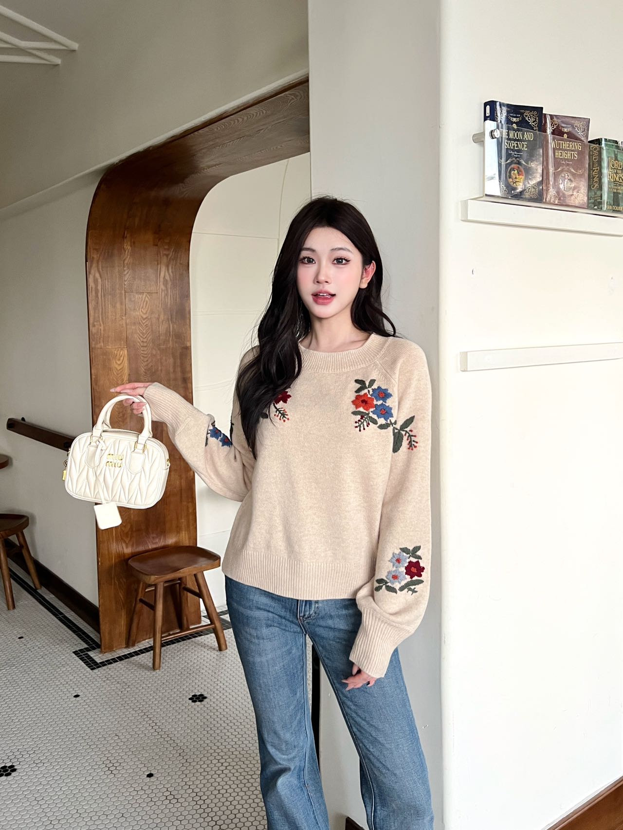 Gucc 25fw embroidery sweater
