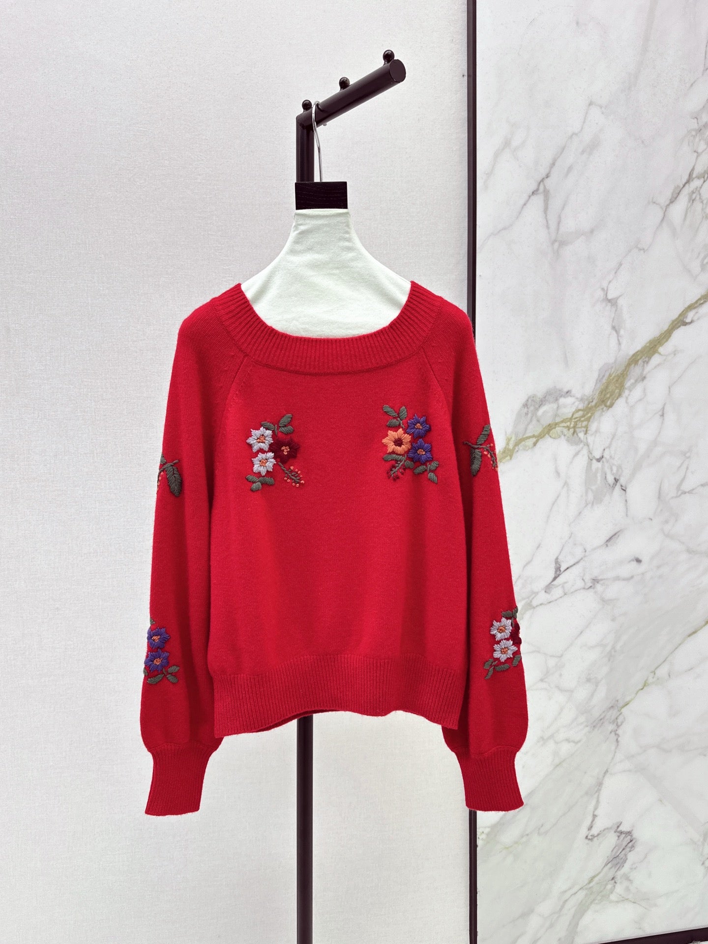 Gucc 25fw embroidery sweater