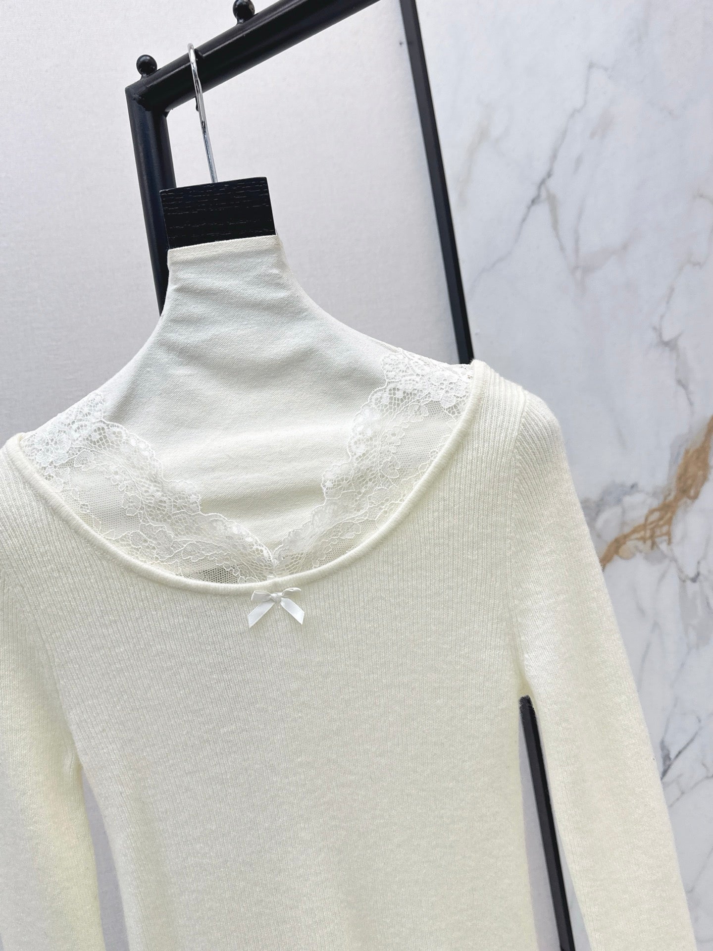 Miu 25fw lace base layer