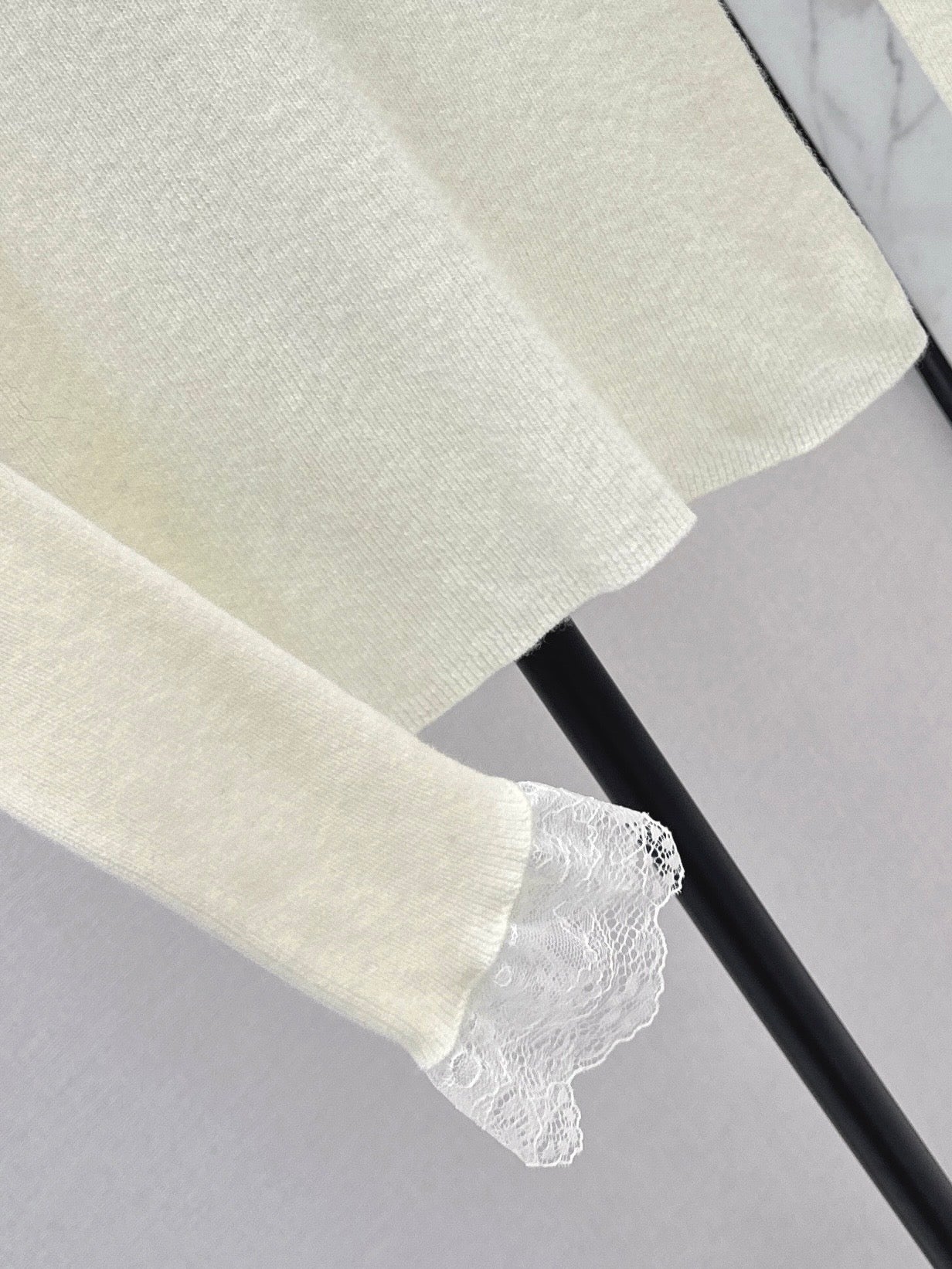 Miu 25fw lace base layer