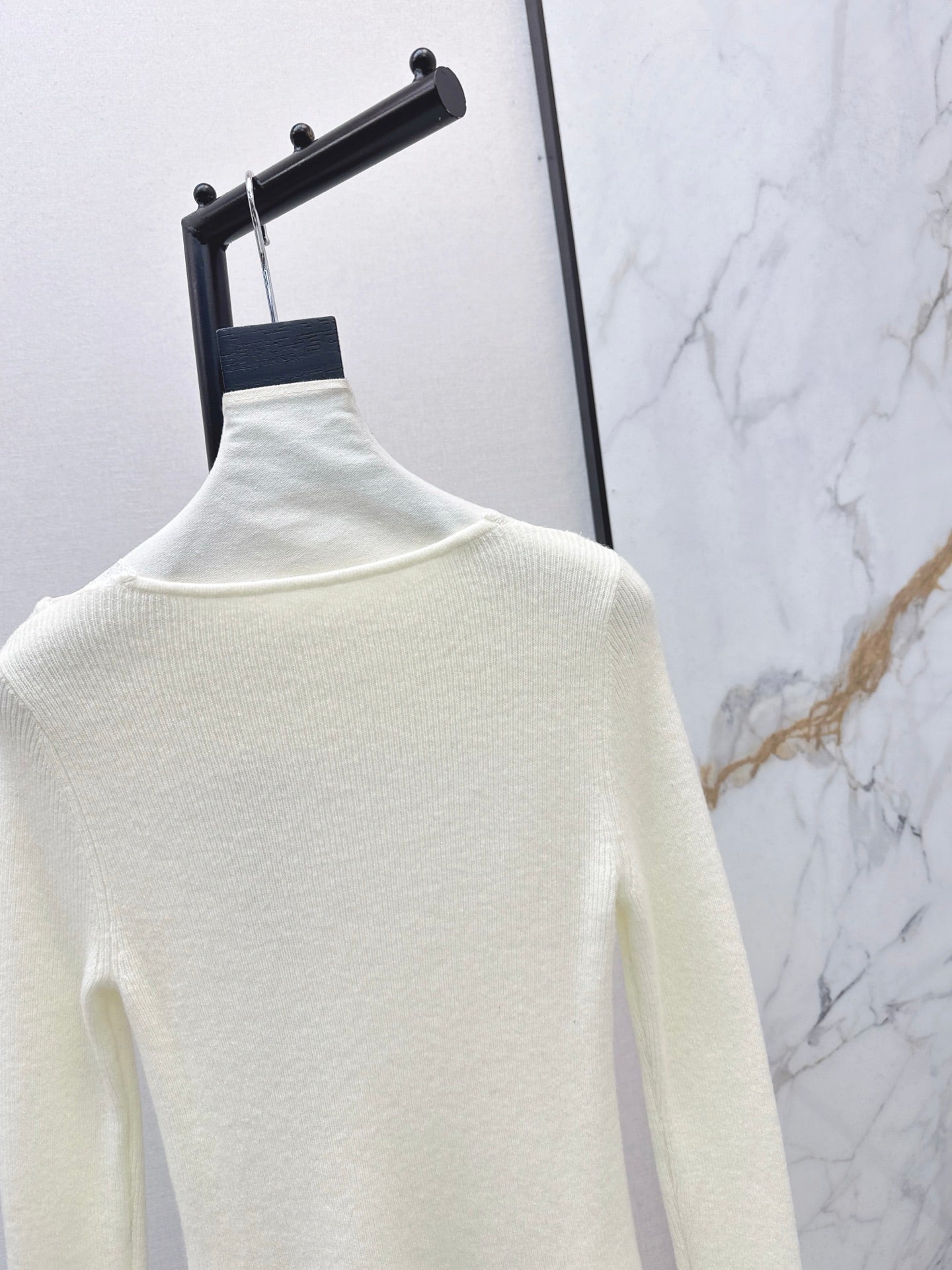 Miu 25fw lace base layer