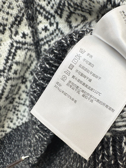 Loro 25fw christmas jacket