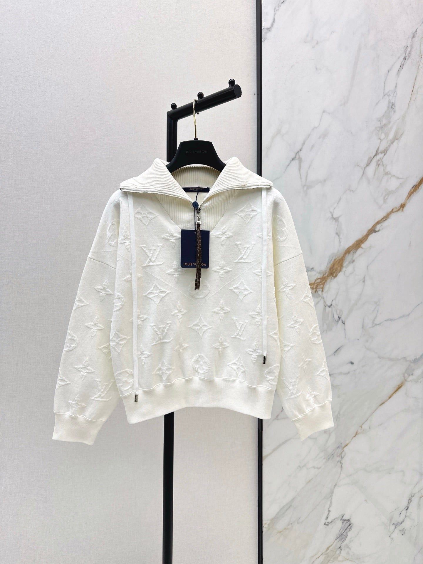 Louis 25fw zip-up sweatshirt