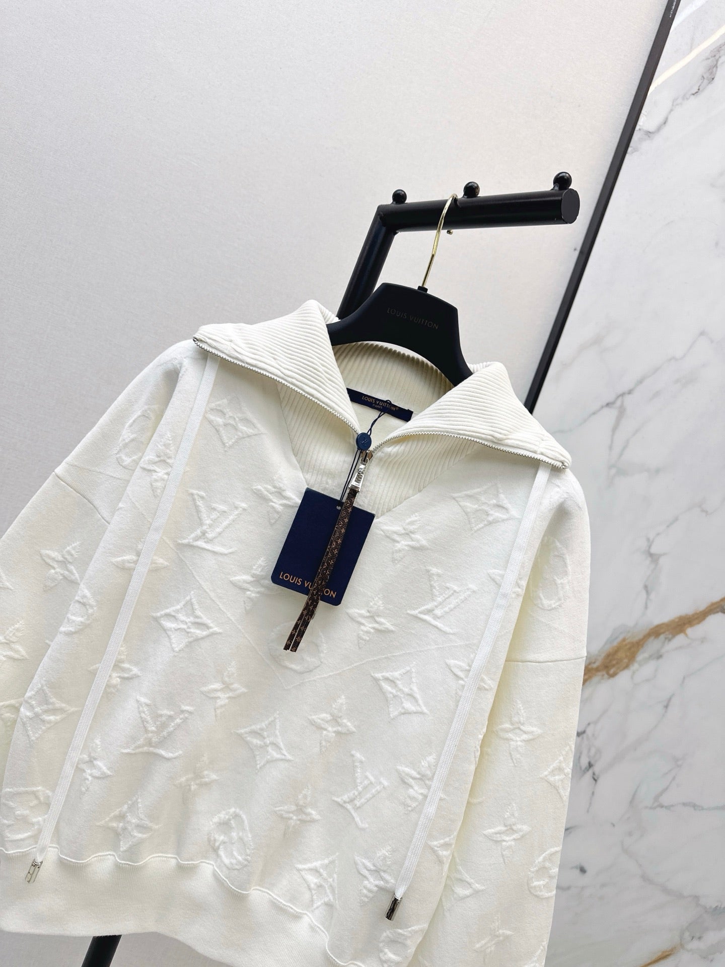 Louis 25fw zip-up sweatshirt