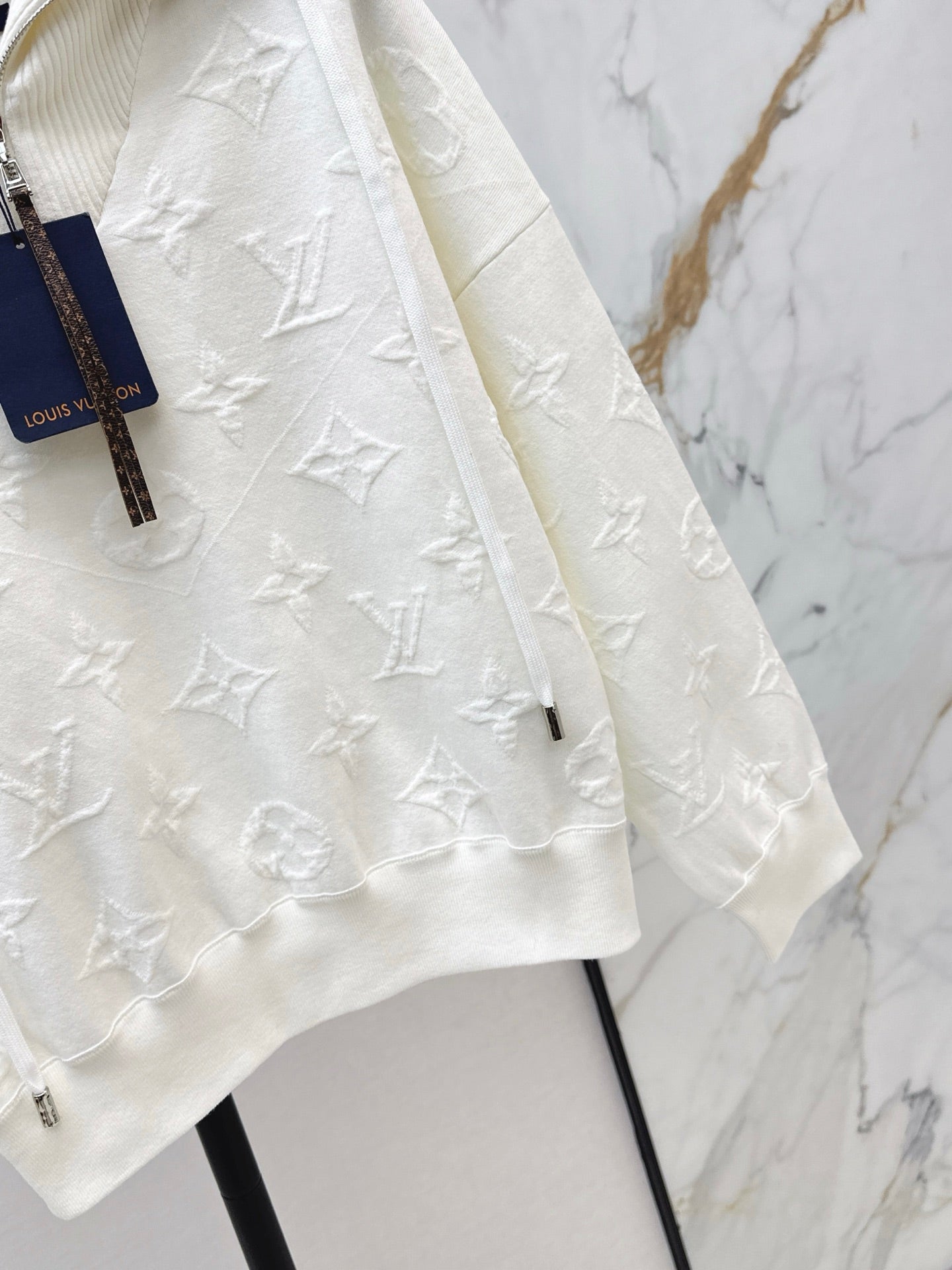 Louis 25fw zip-up sweatshirt