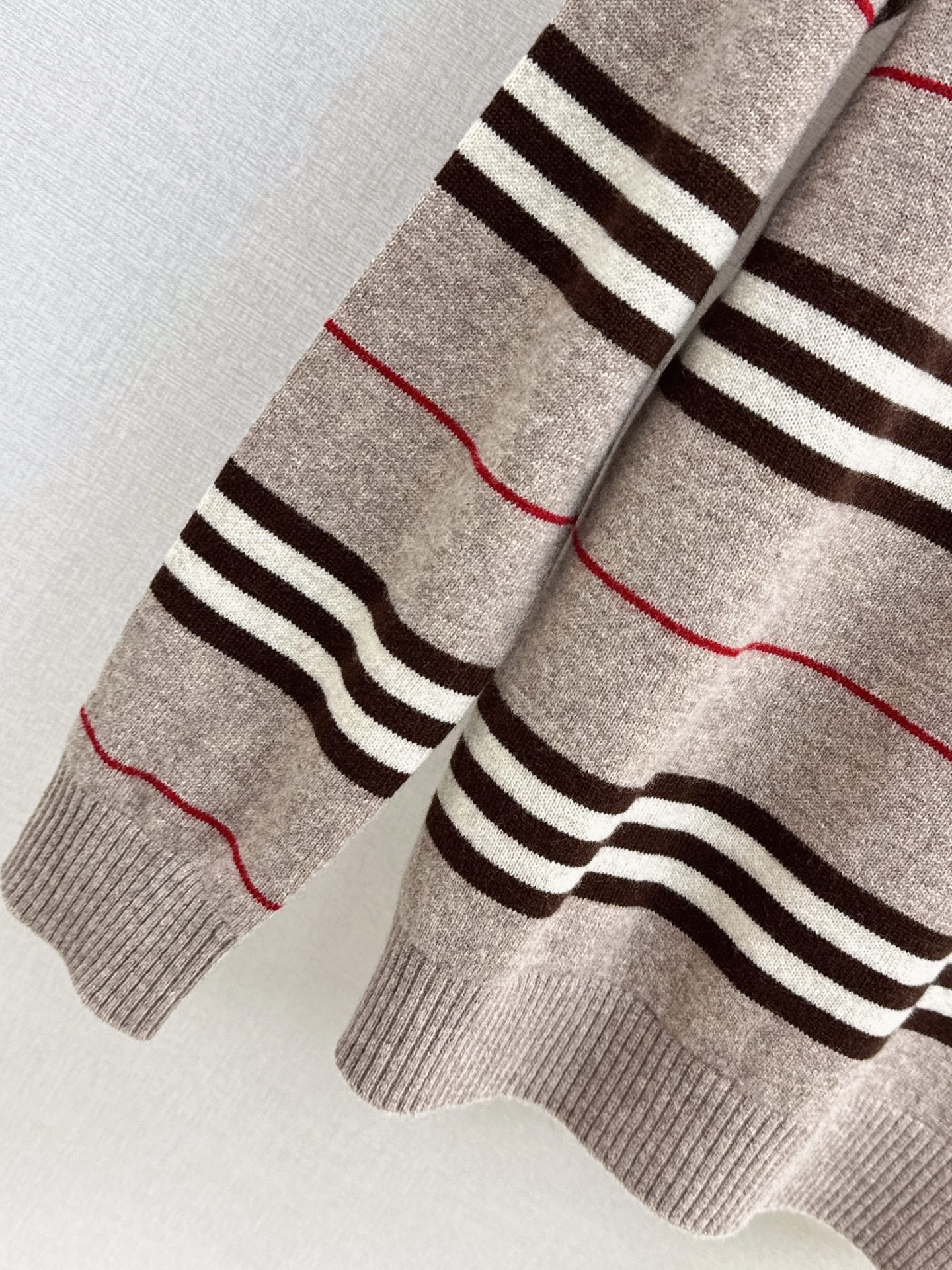 Burb 25fw stripe base layer