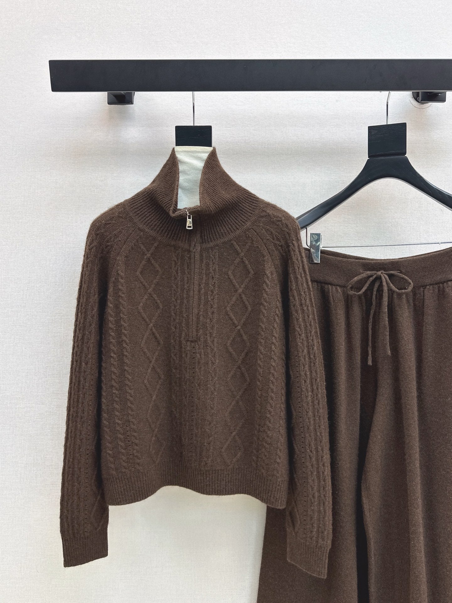 Max 25fw wool sweater pants set