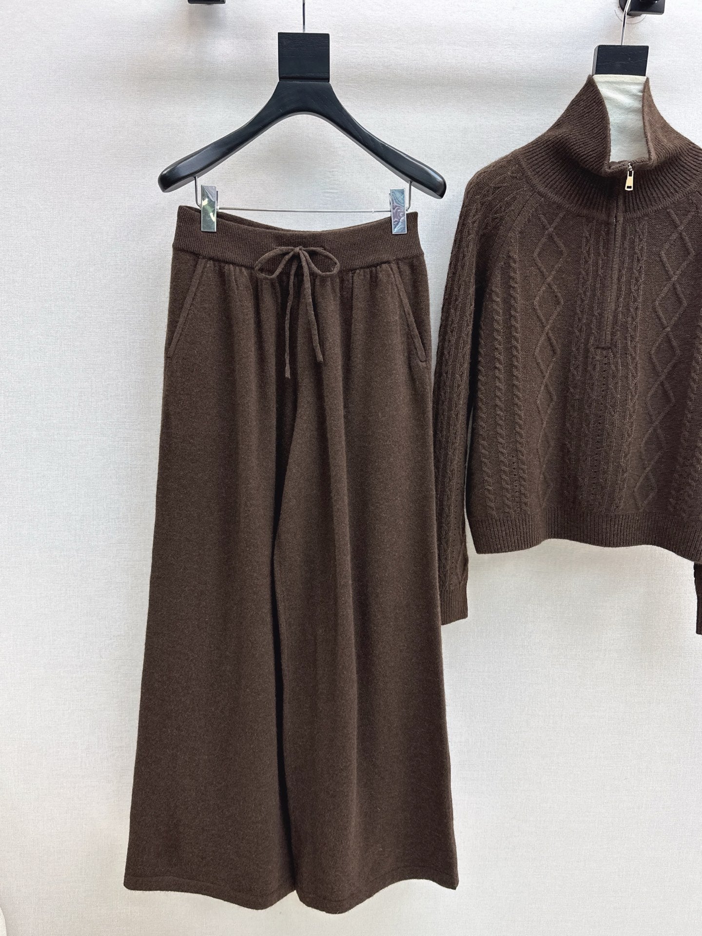 Max 25fw wool sweater pants set