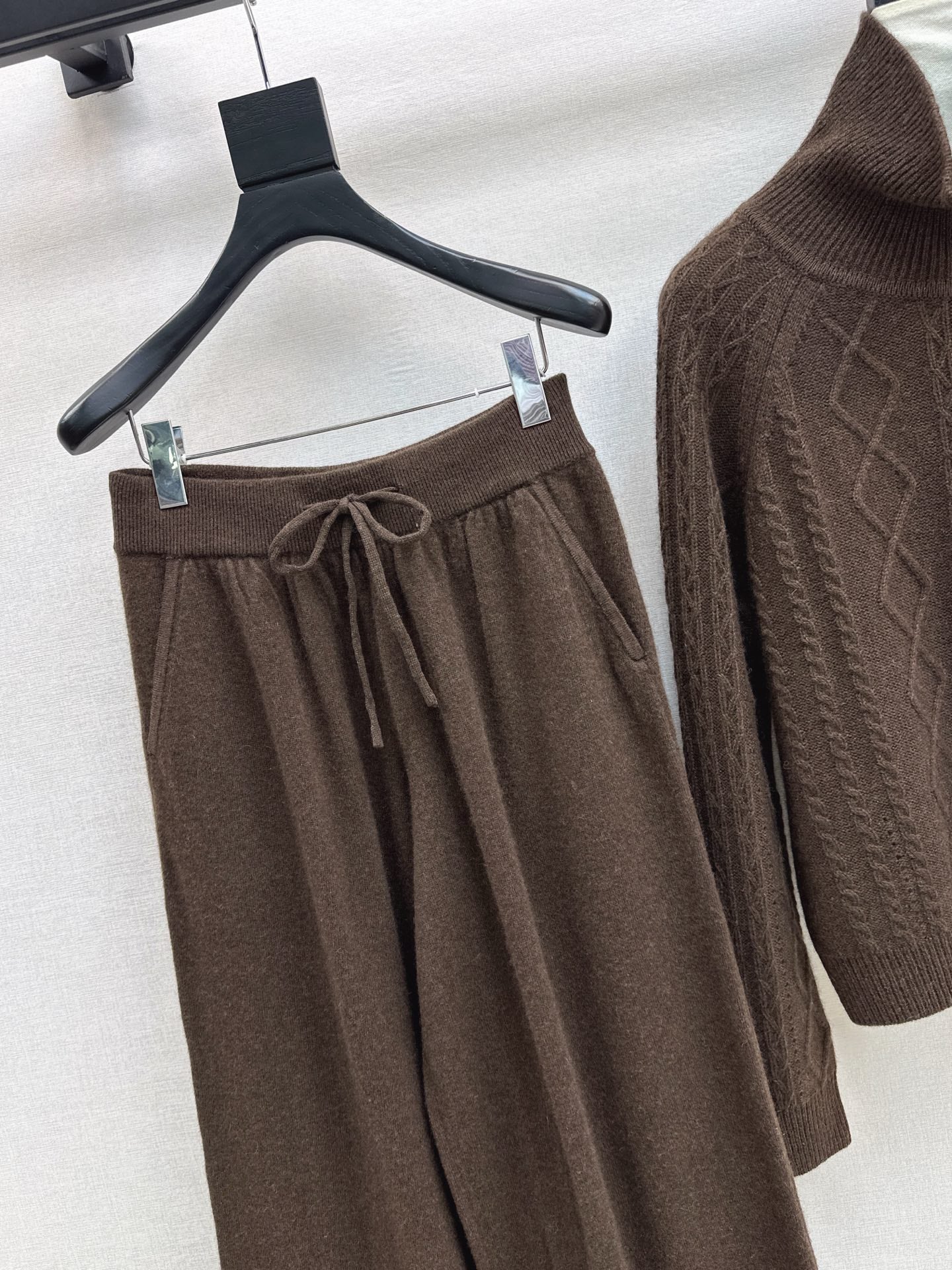 Max 25fw wool sweater pants set