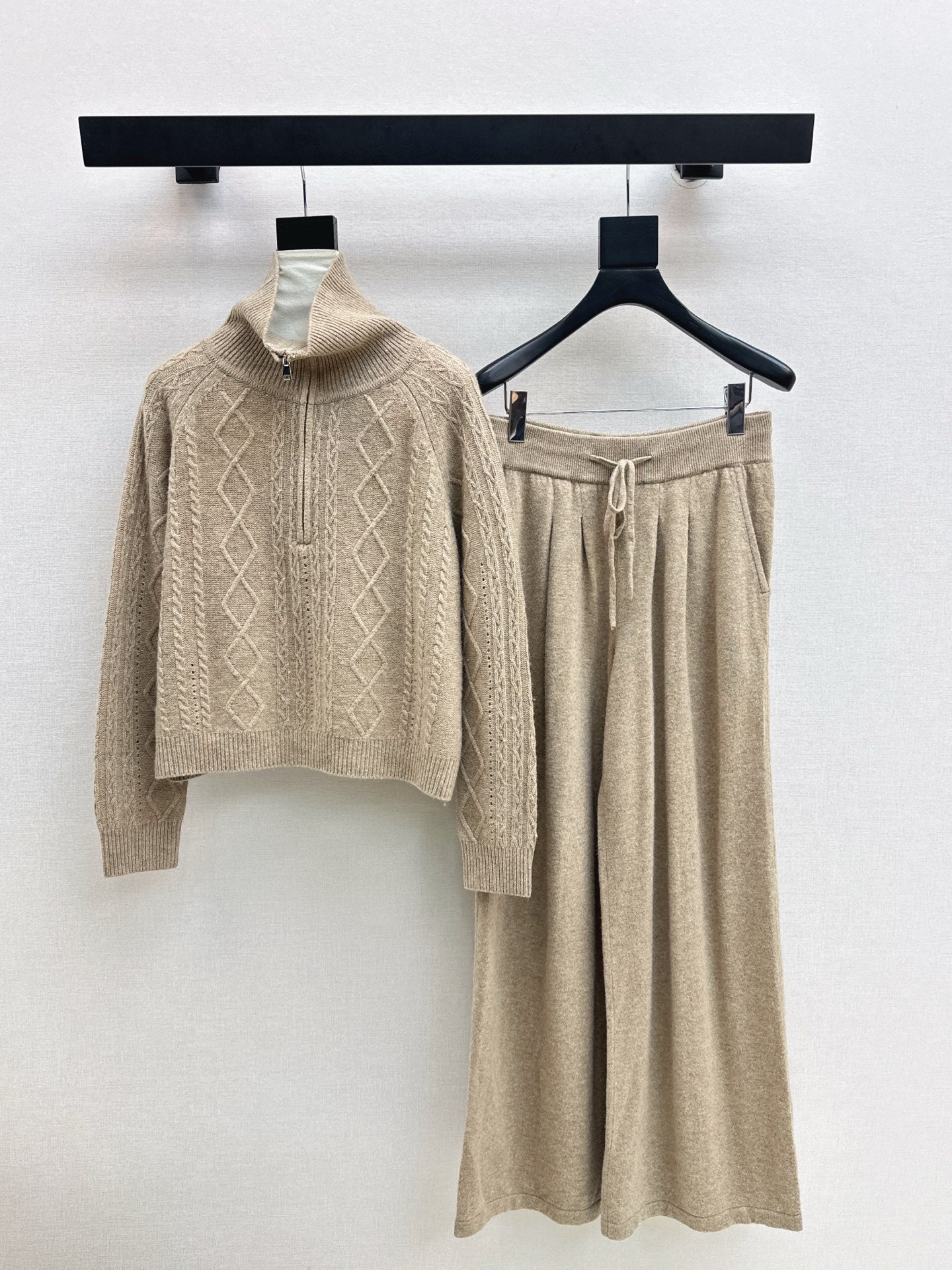 Max 25fw wool sweater pants set