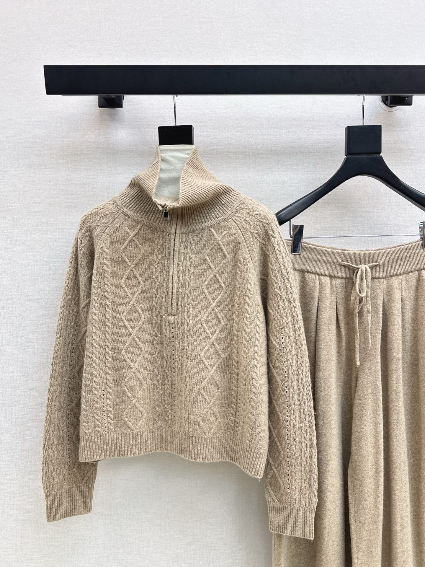 Max 25fw wool sweater pants set