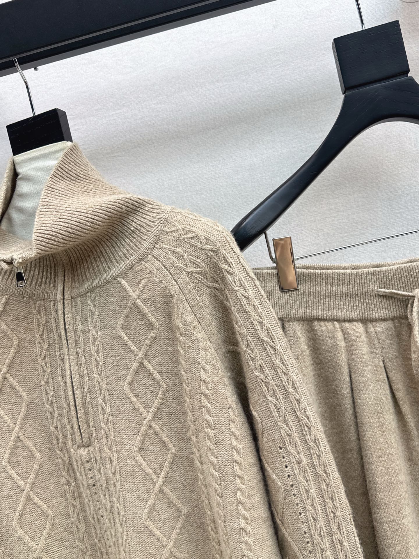 Max 25fw wool sweater pants set