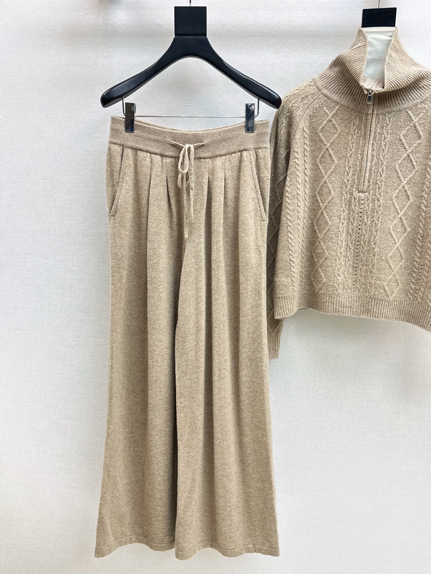 Max 25fw wool sweater pants set