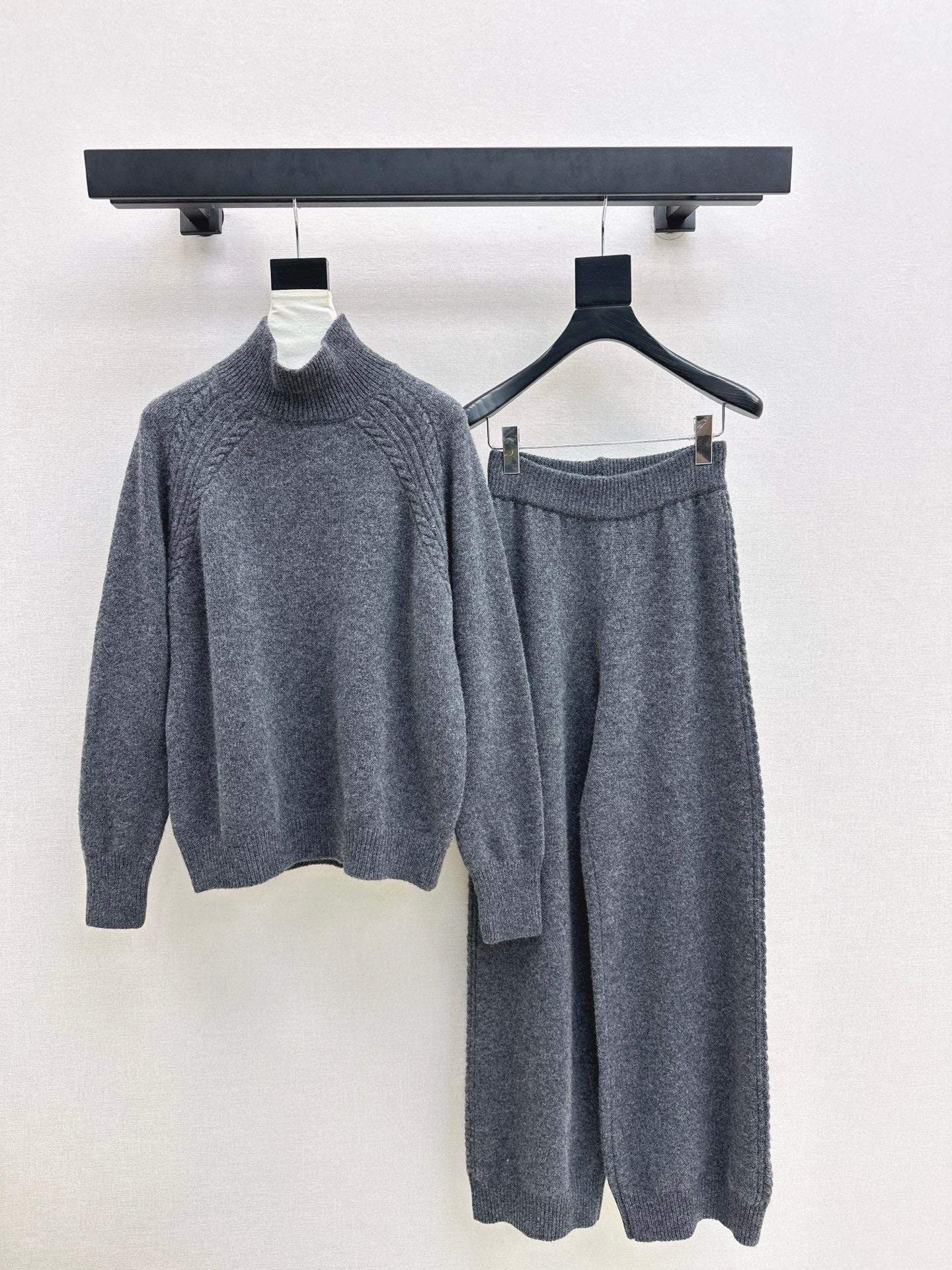Loro 25fw wool pullover pants set