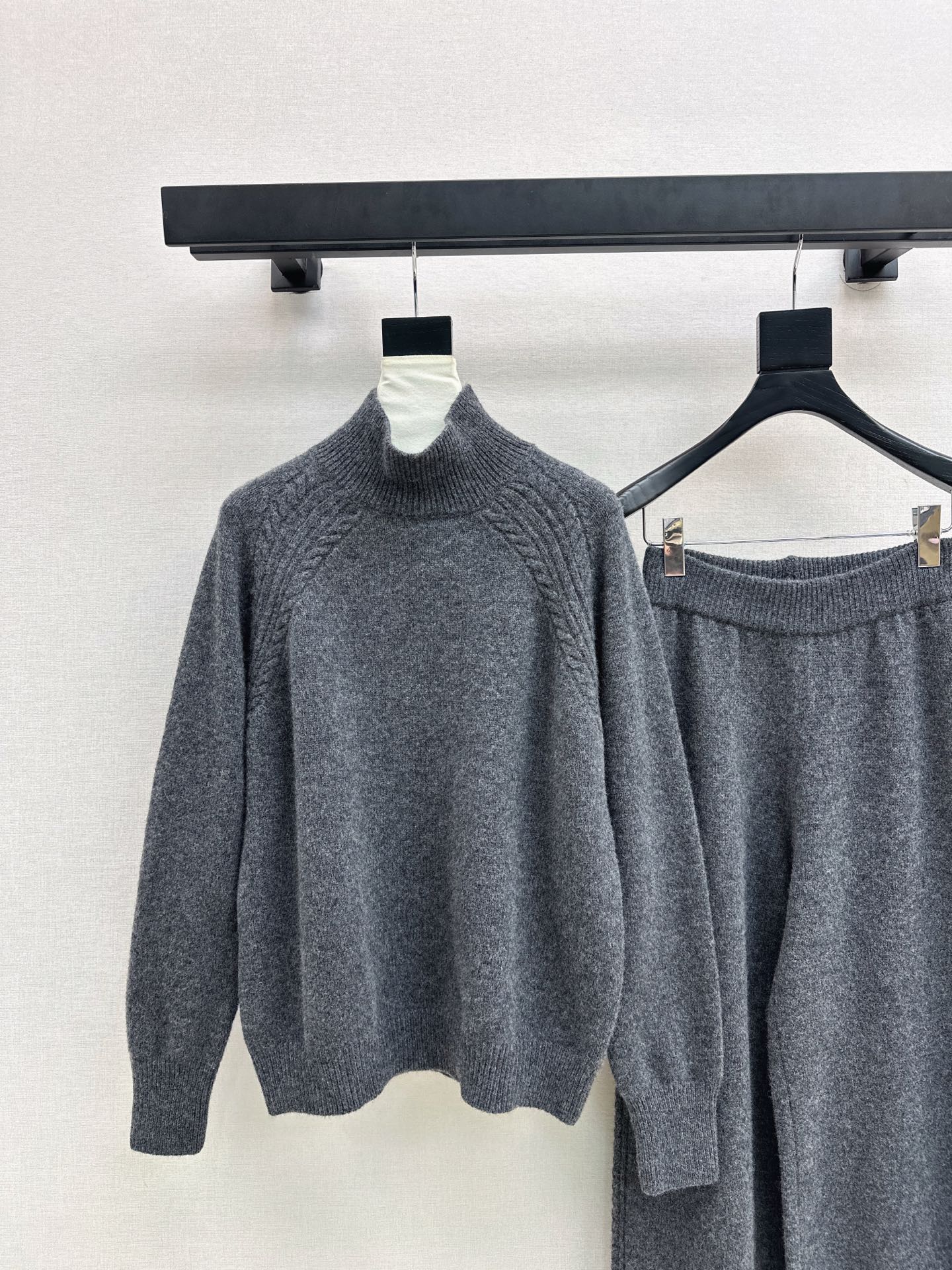 Loro 25fw wool pullover pants set