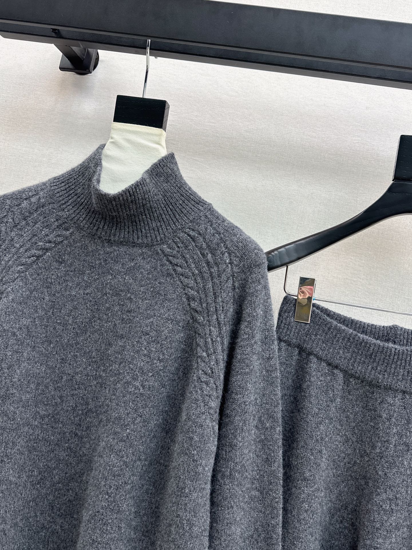 Loro 25fw wool pullover pants set