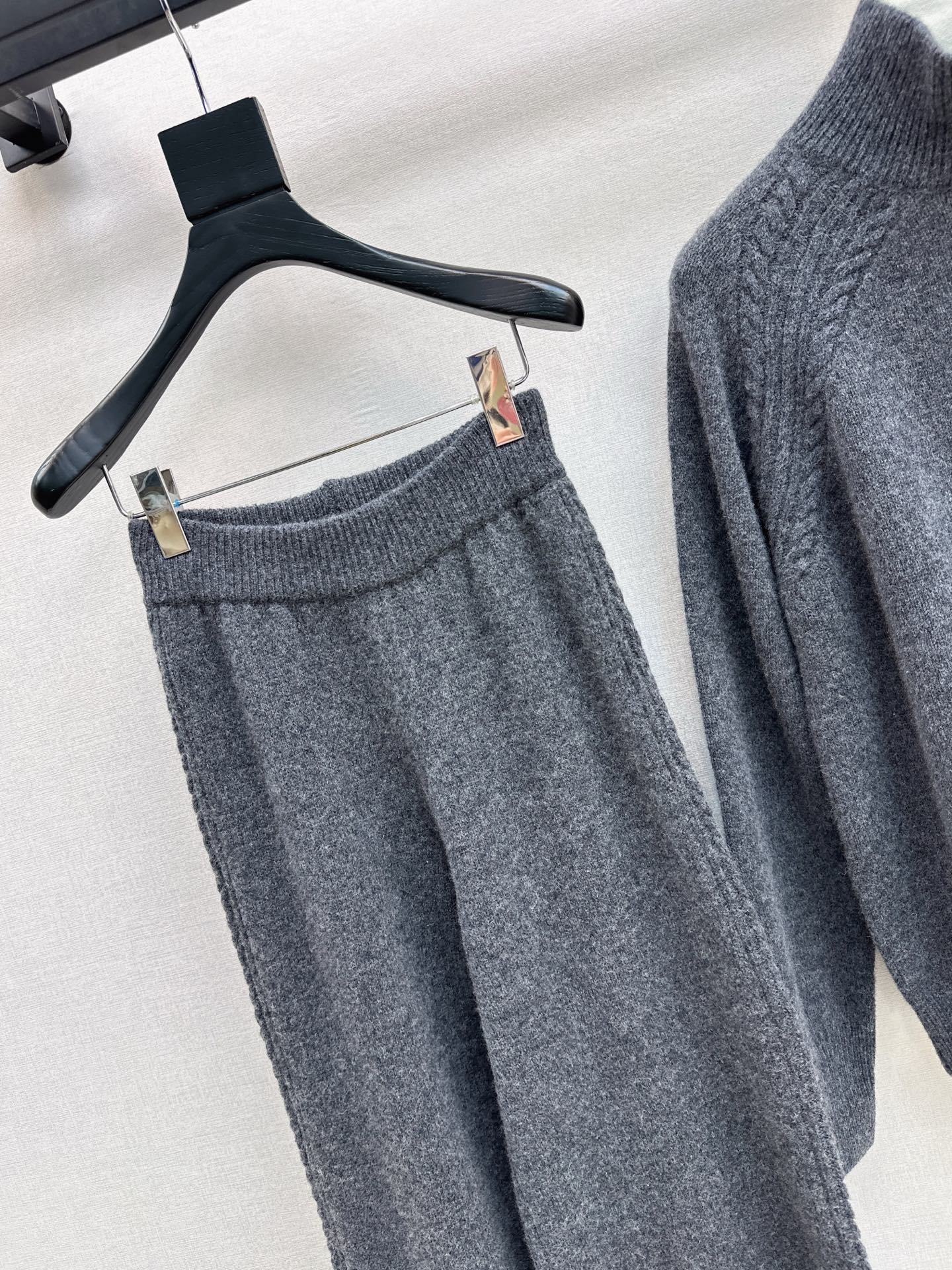Loro 25fw wool pullover pants set