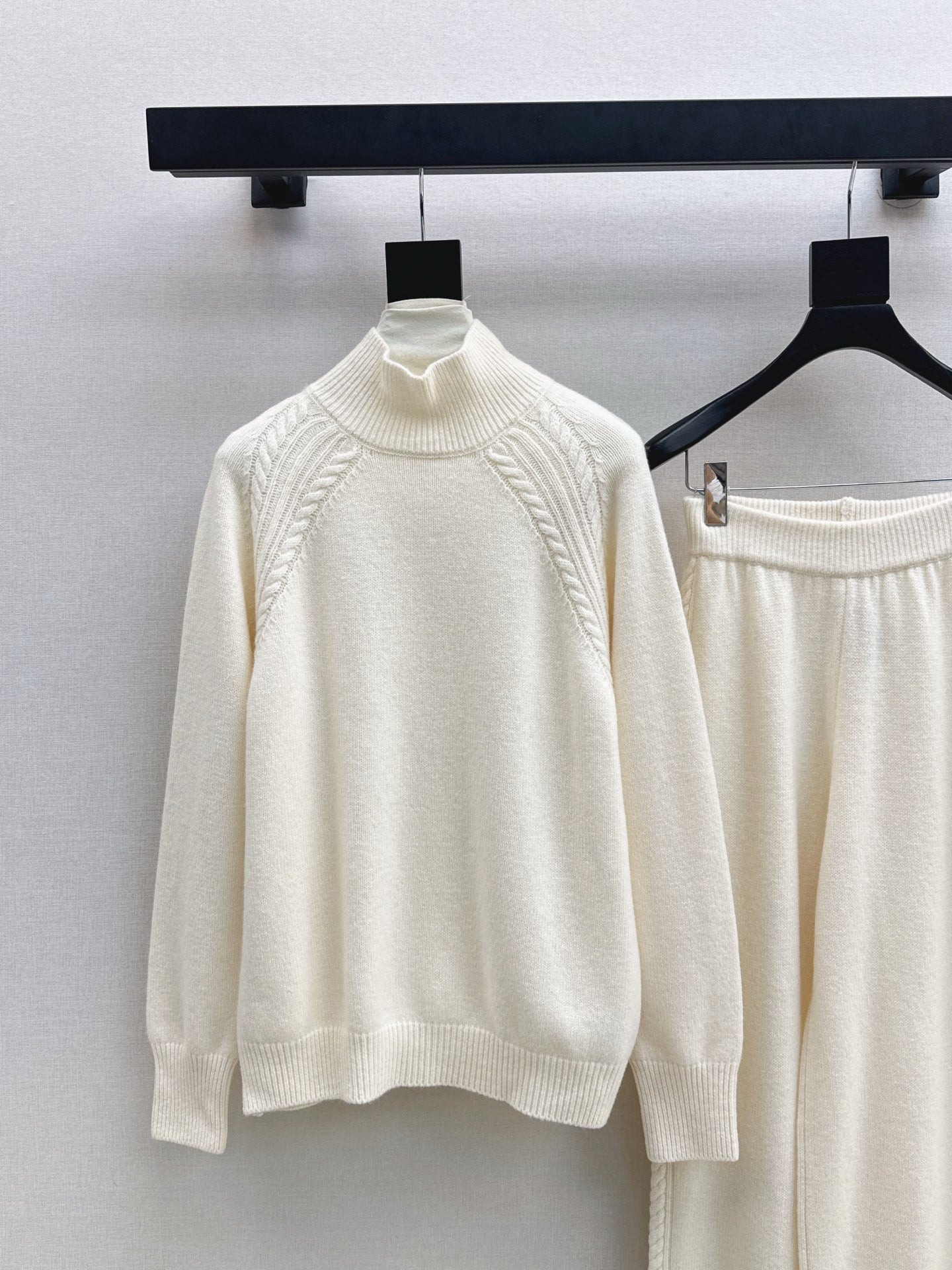 Loro 25fw wool pullover pants set