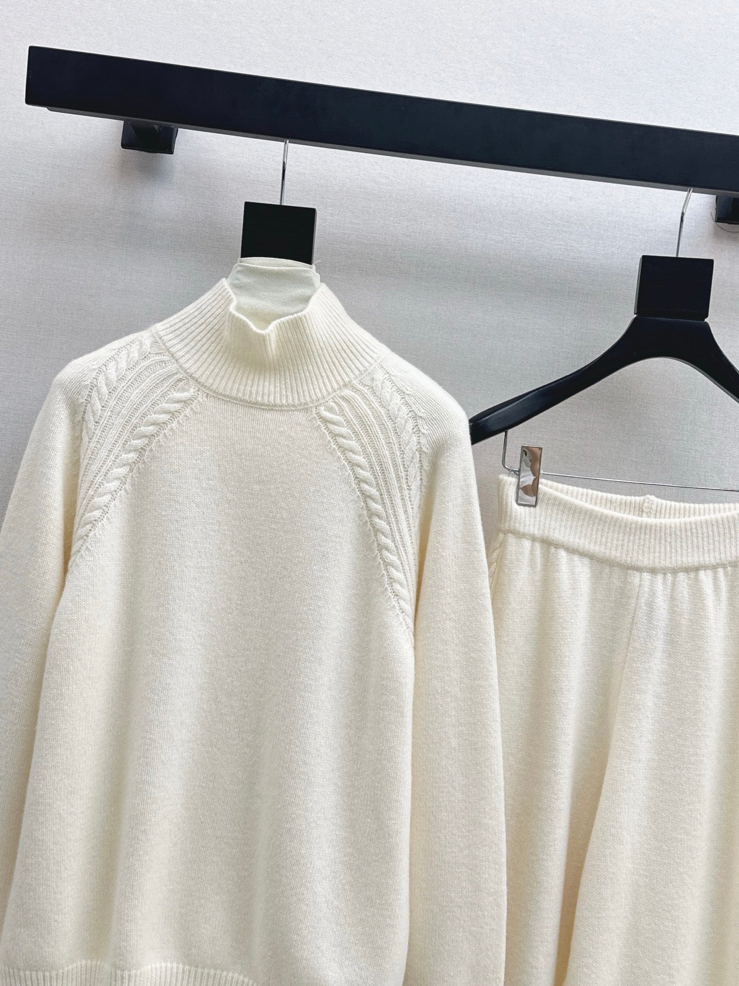 Loro 25fw wool pullover pants set